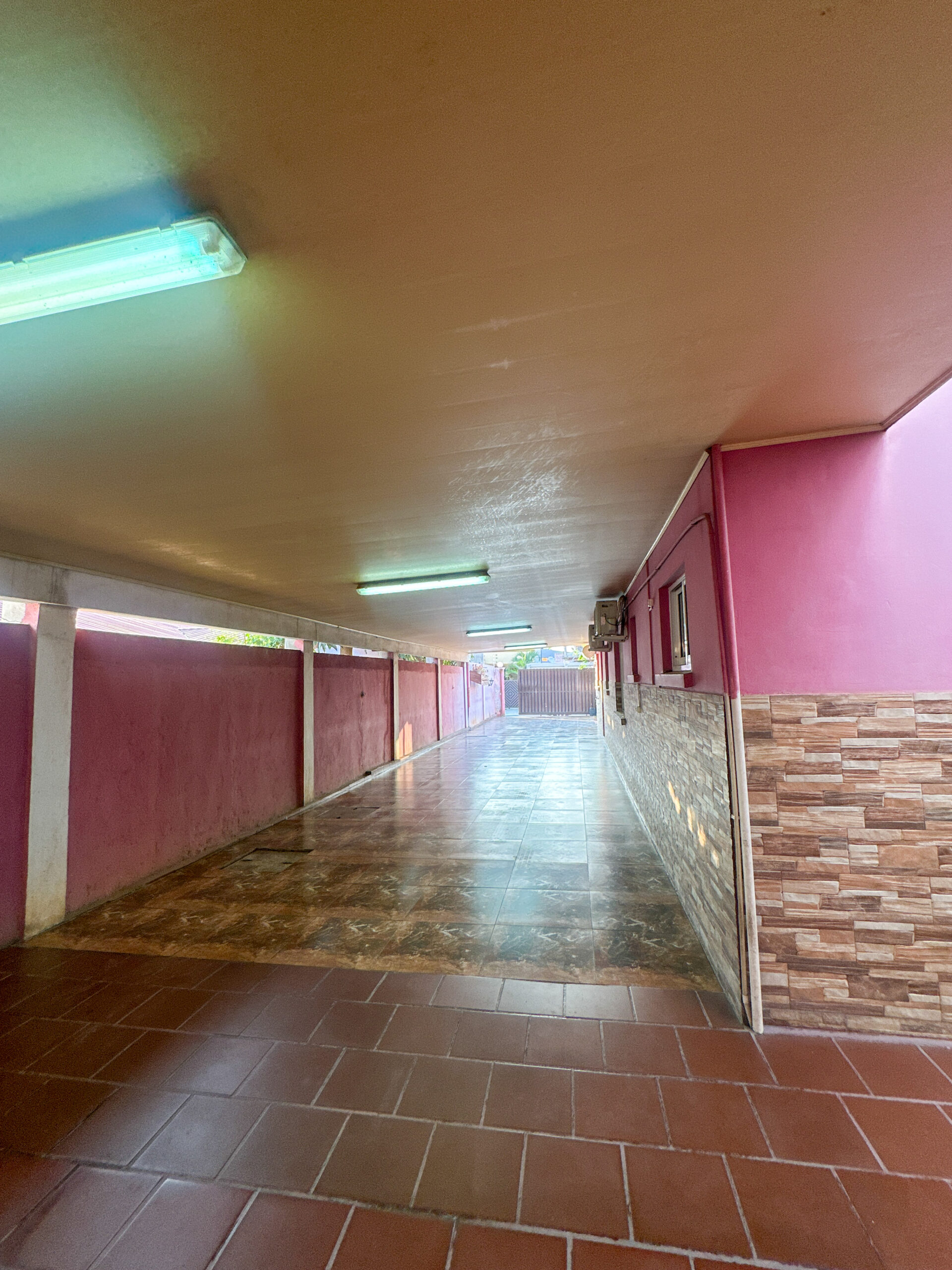 VIVENDA T3 + ANEXO T3 NA URBANIZAÇÃO NOVA VIDA