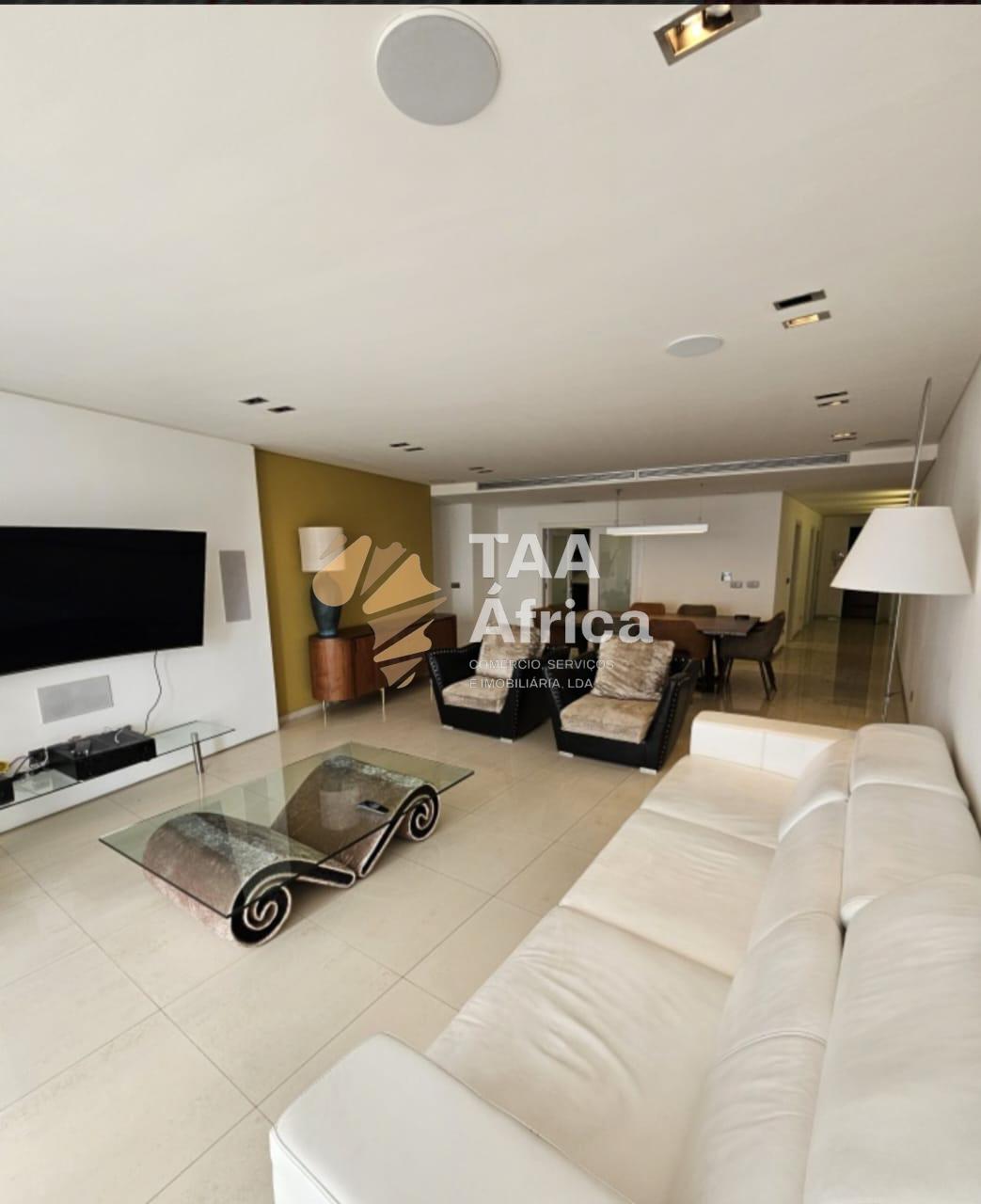 APARTAMENTO T4 NO TALATONA PLAZA RESIDENCE