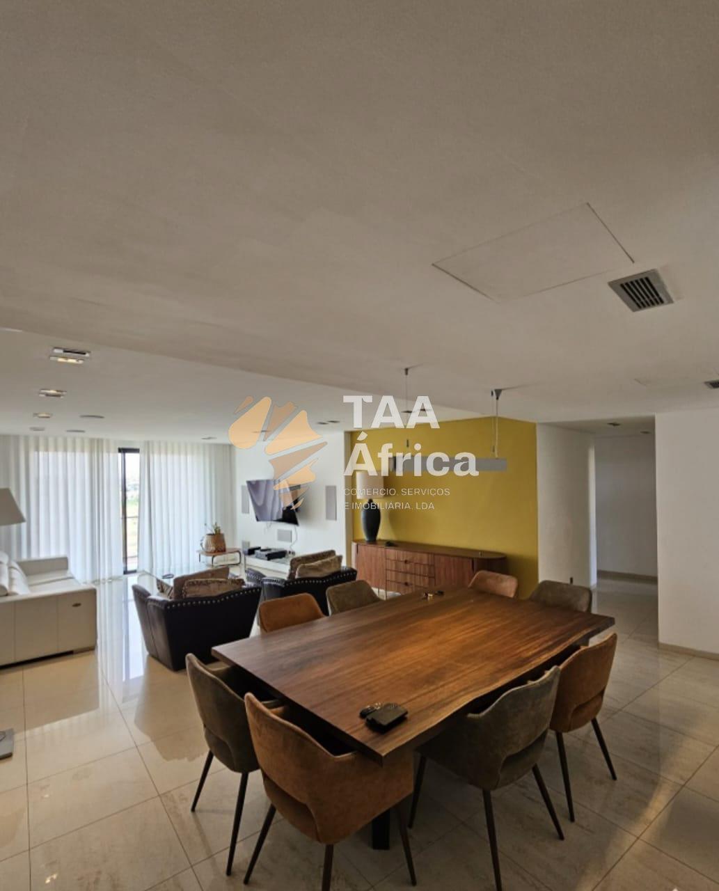APARTAMENTO T4 NO TALATONA PLAZA RESIDENCE