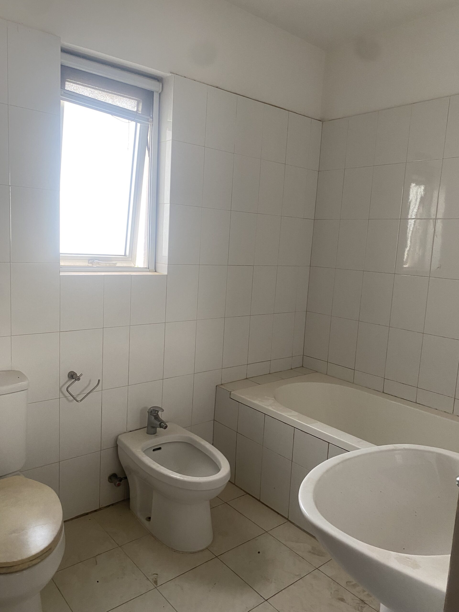 APARTAMENTO T5 NA CENTRALIDADE DO KILAMBA