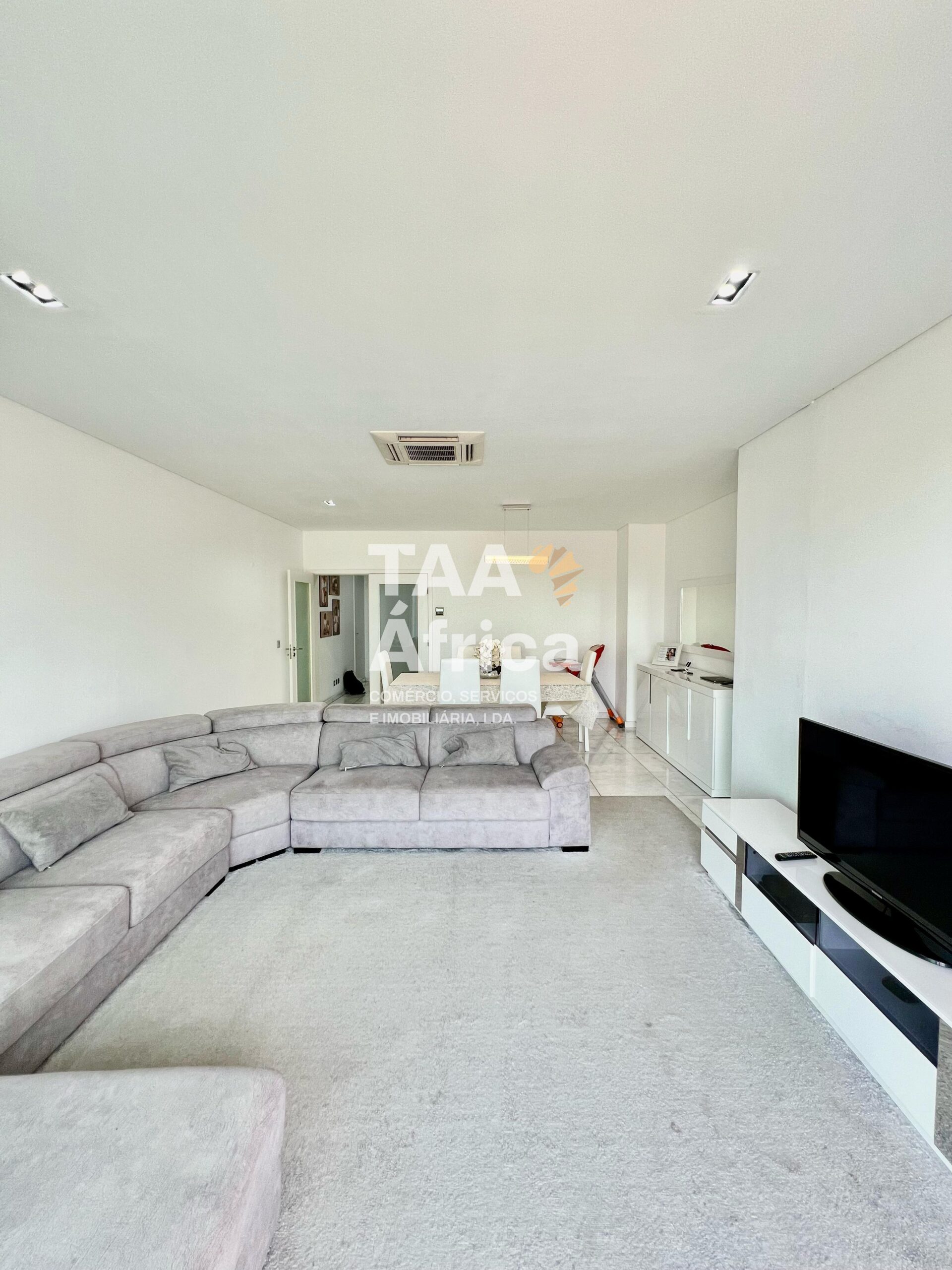 APARTAMENTO T3 NO EDIFÍCIO KIMPA VITA ATRIUM