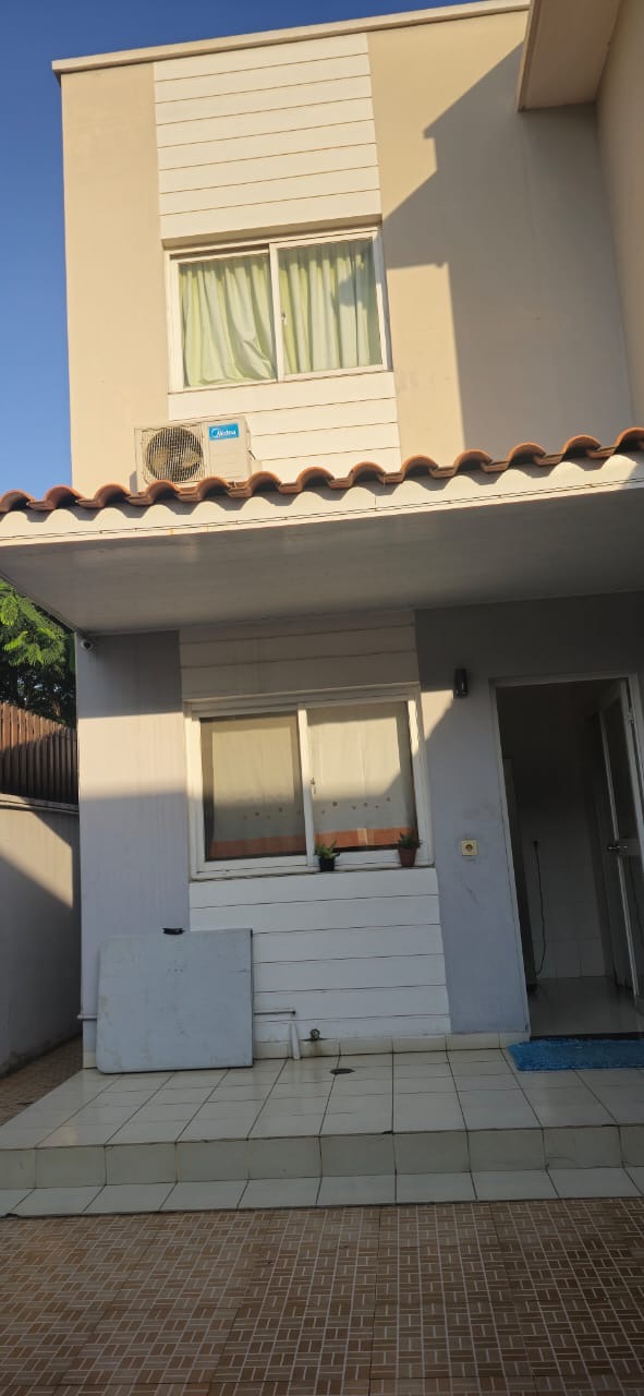 VIVENDA V3 DUPLEX NO CONDOMÍNIO DAS FLORES