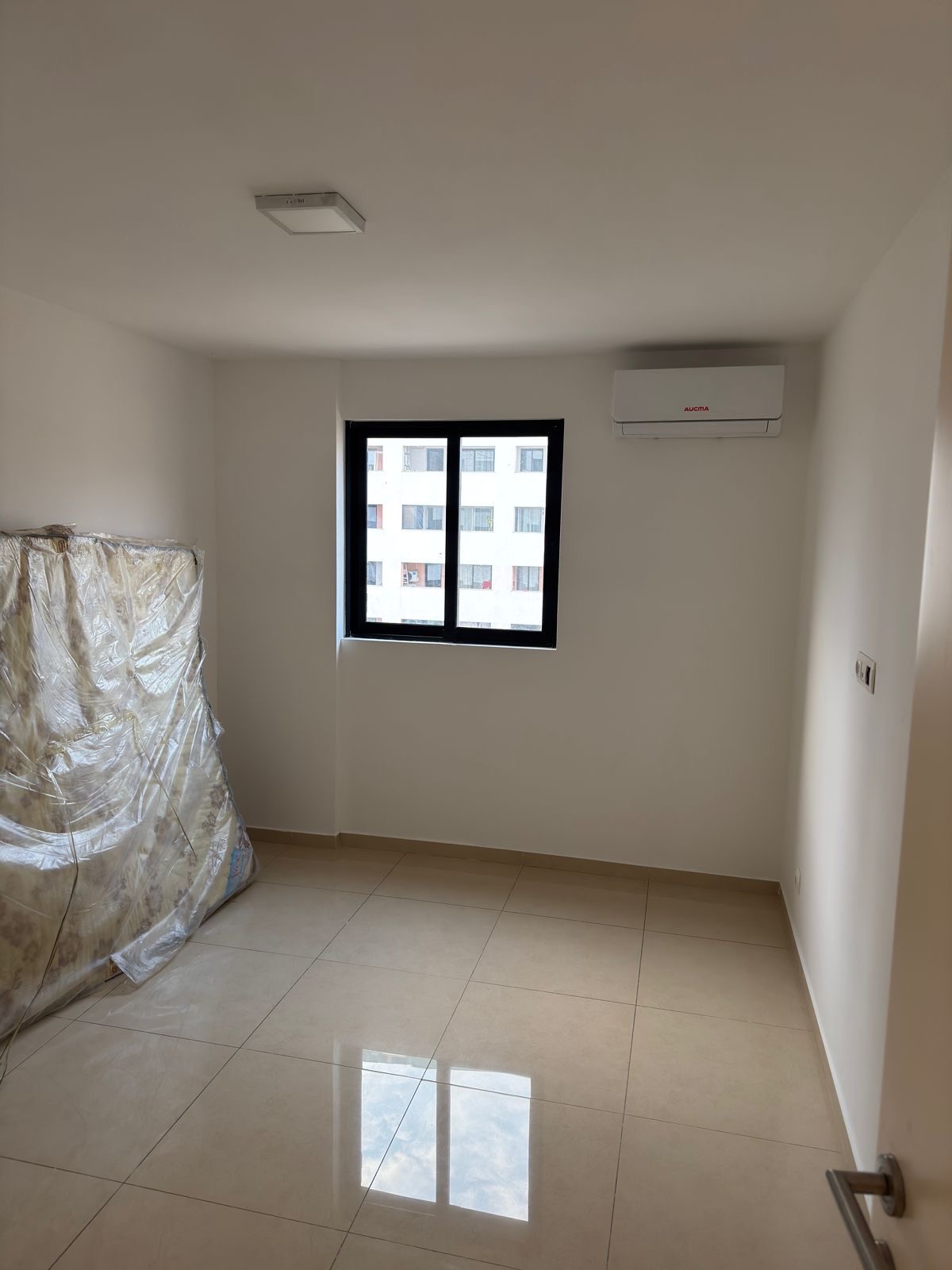 APARTAMENTO T3 NO CONDOMÍNIO BOLIVAR