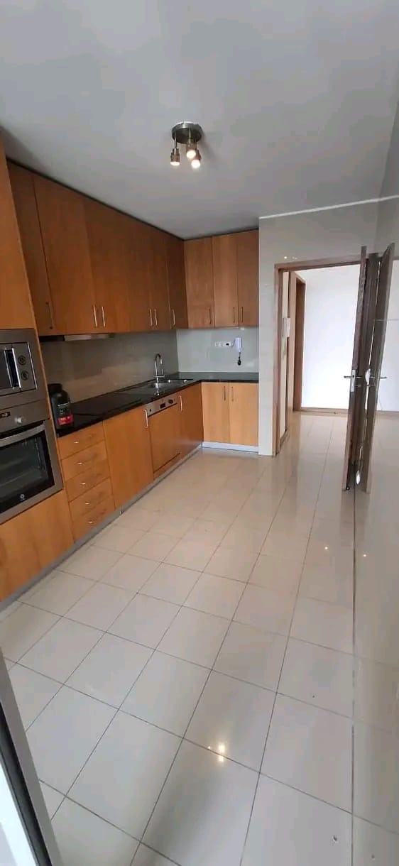 APARTAMENTO T2 NA AVENIDA BRASIL