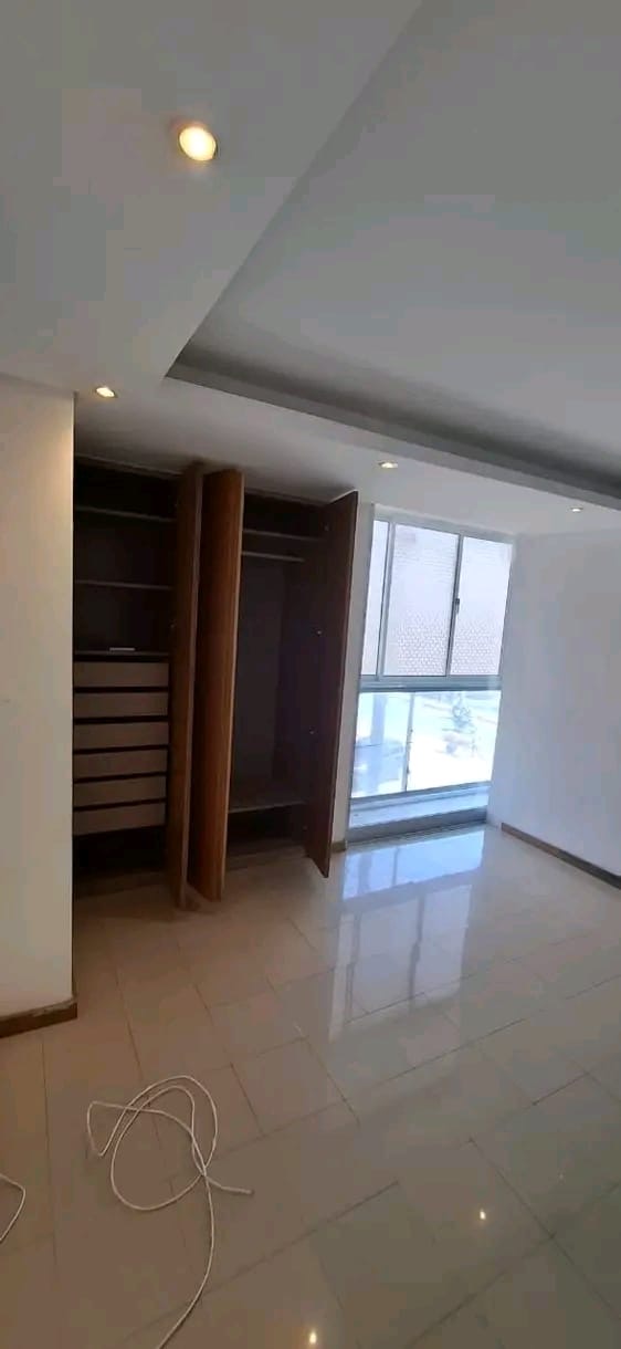 APARTAMENTO T2 NA AVENIDA BRASIL