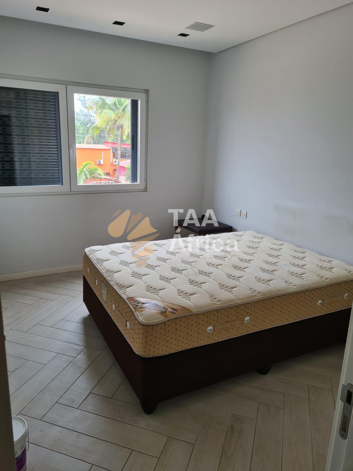 APARTAMENTO T3 NO EDIFÍCIO DINETTE