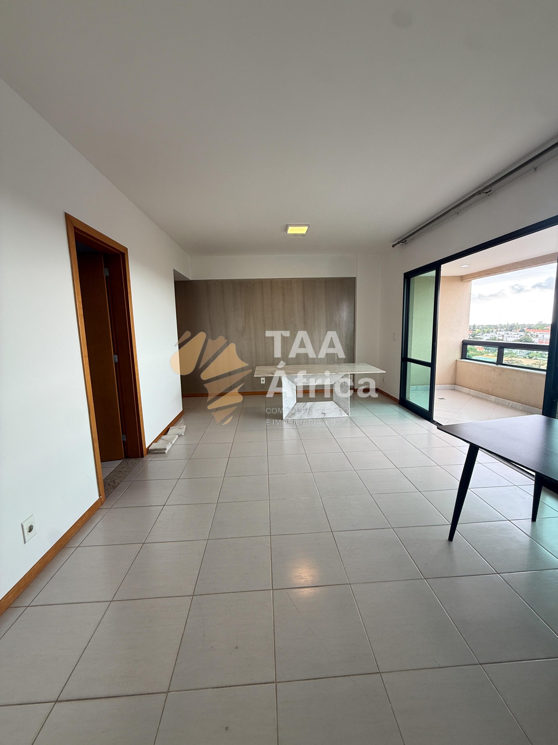 APARTAMENTO T3 NO CONDOMÍNIO MORADA DOS REIS