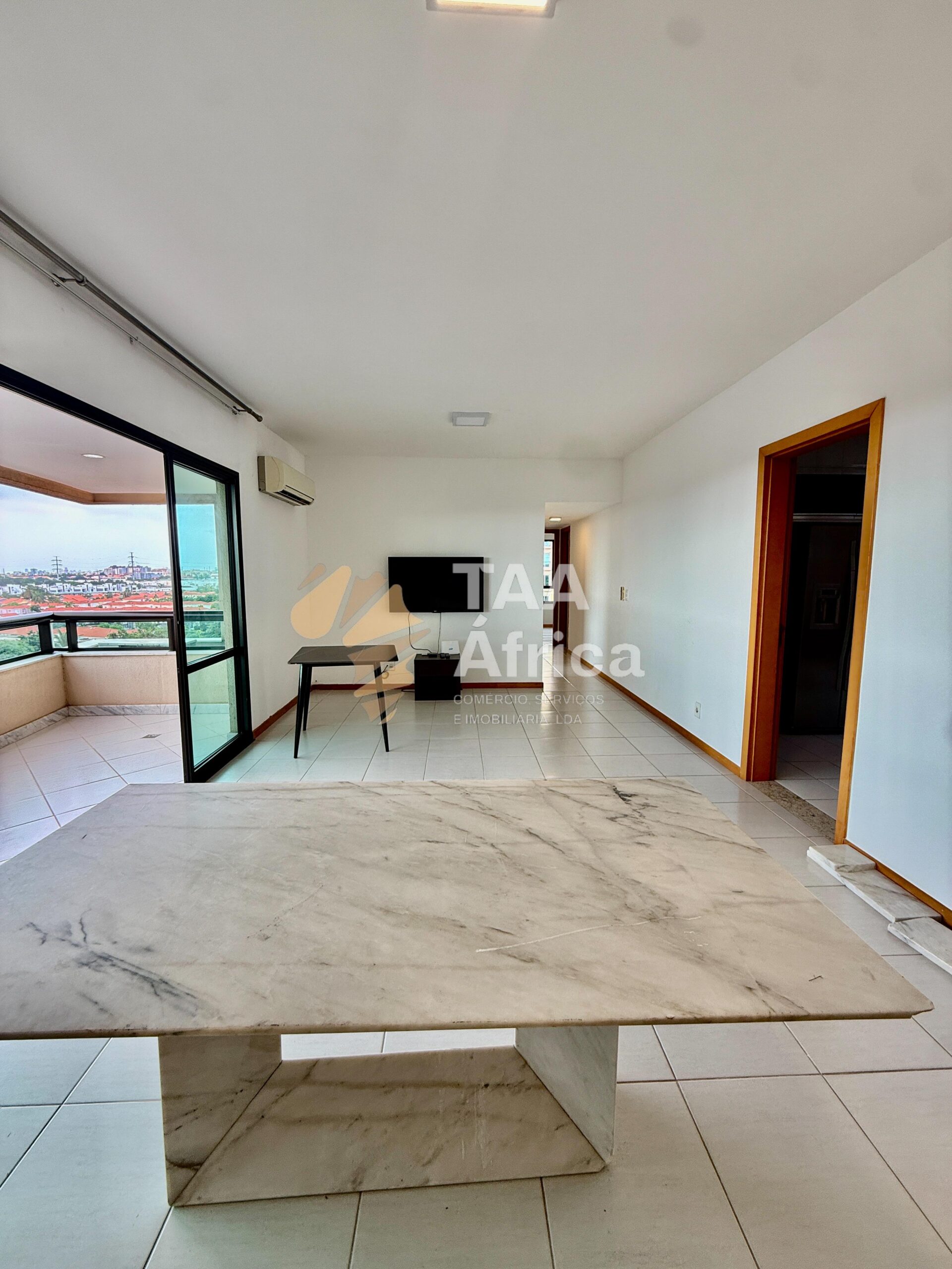 APARTAMENTO T3 NO CONDOMÍNIO MORADA DOS REIS