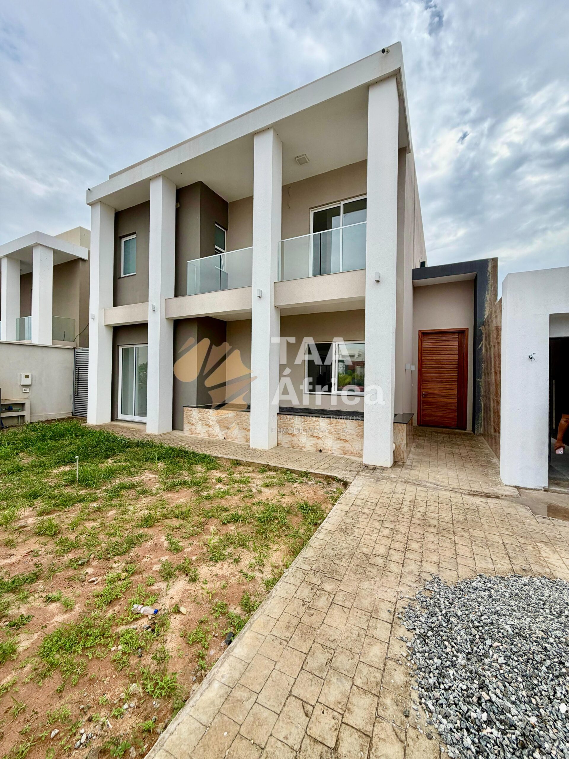 VIVENDA V4 DUPLEX URBANIZAÇÃO BOA VIDA
