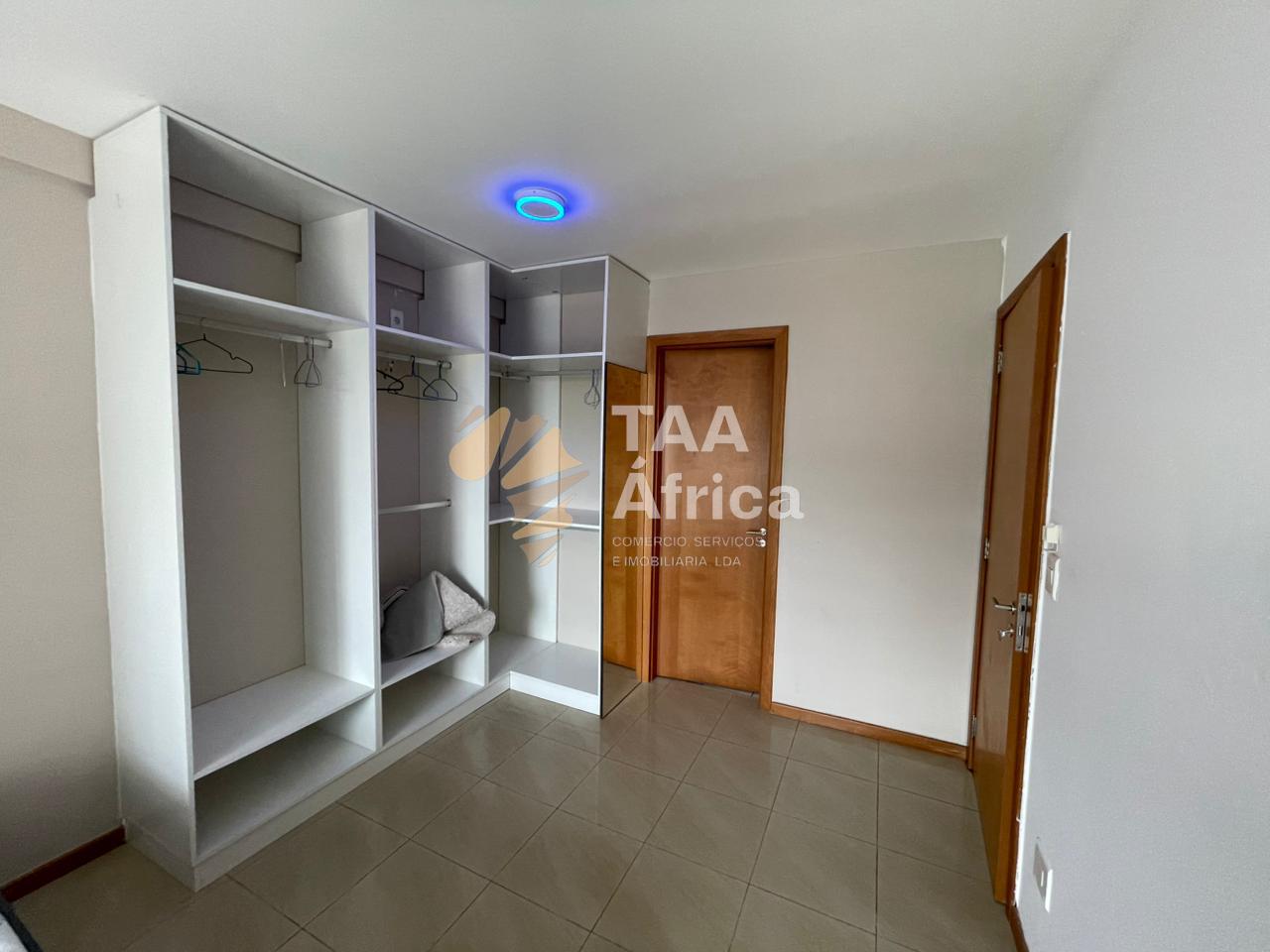 APARTAMENTO T2 DUPLEX NO CONDOMÍNIO BELAS BUSSINES PARK