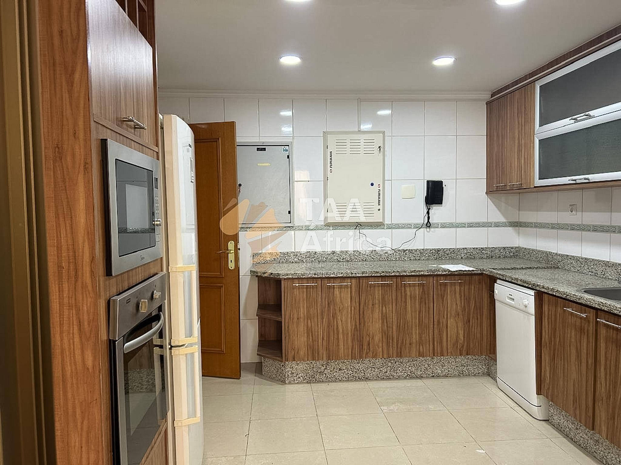 VIVENDA V3 DUPLEX NO CONDOMÍNIO CONCHAS