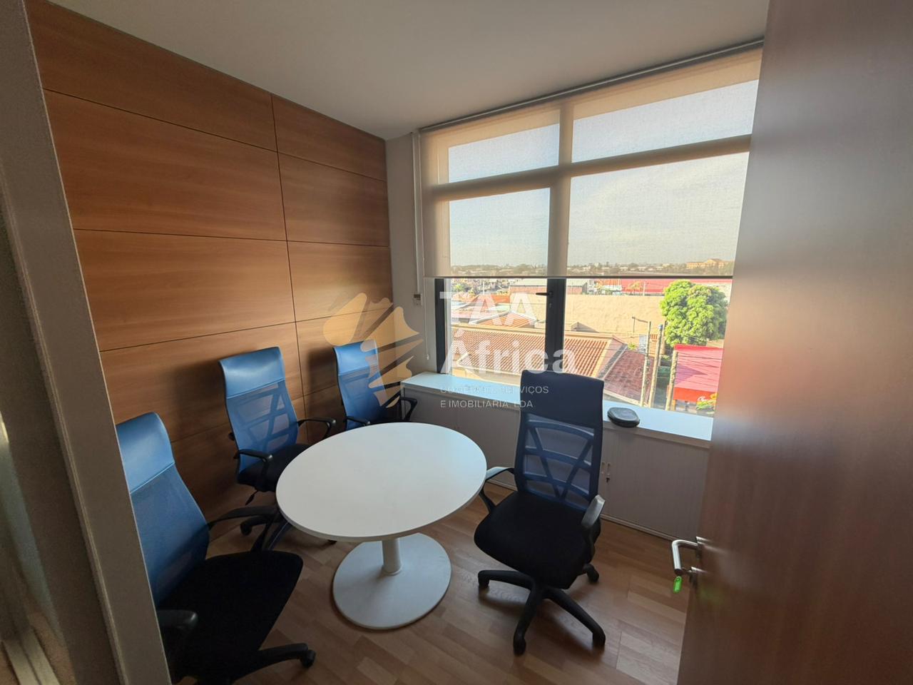 ESCRITÓRIO DE 1.000M2 NO LAR DO PATRIOTA