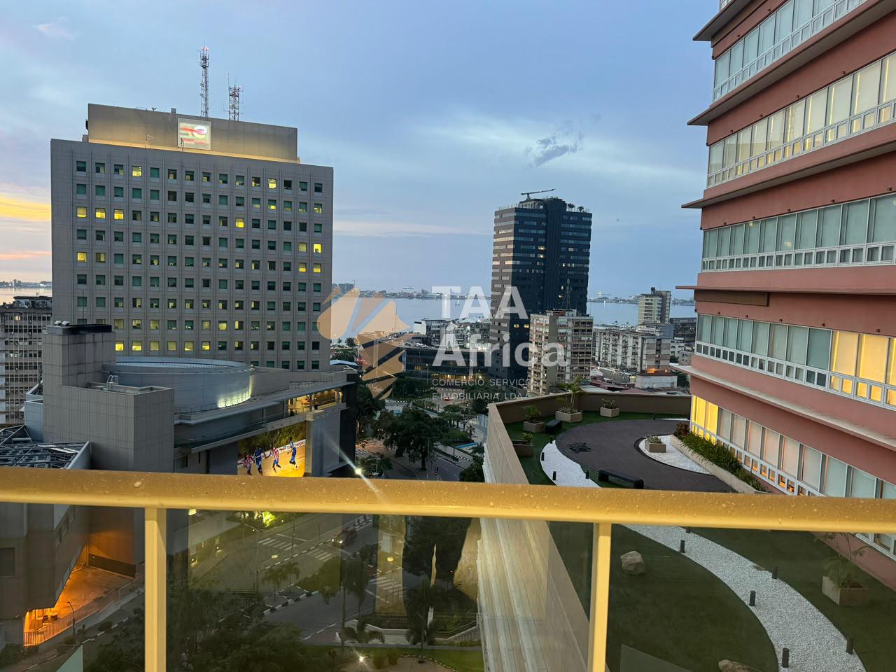 APARTAMENTO T3 NO EDIFÍCIO DO MINISTÉRIO DOS PETRÓLEOS