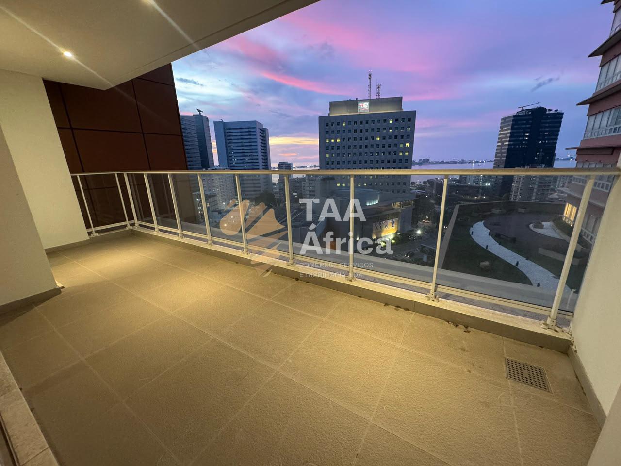 APARTAMENTO T3 NO EDIFÍCIO DO MINISTÉRIO DOS PETRÓLEOS