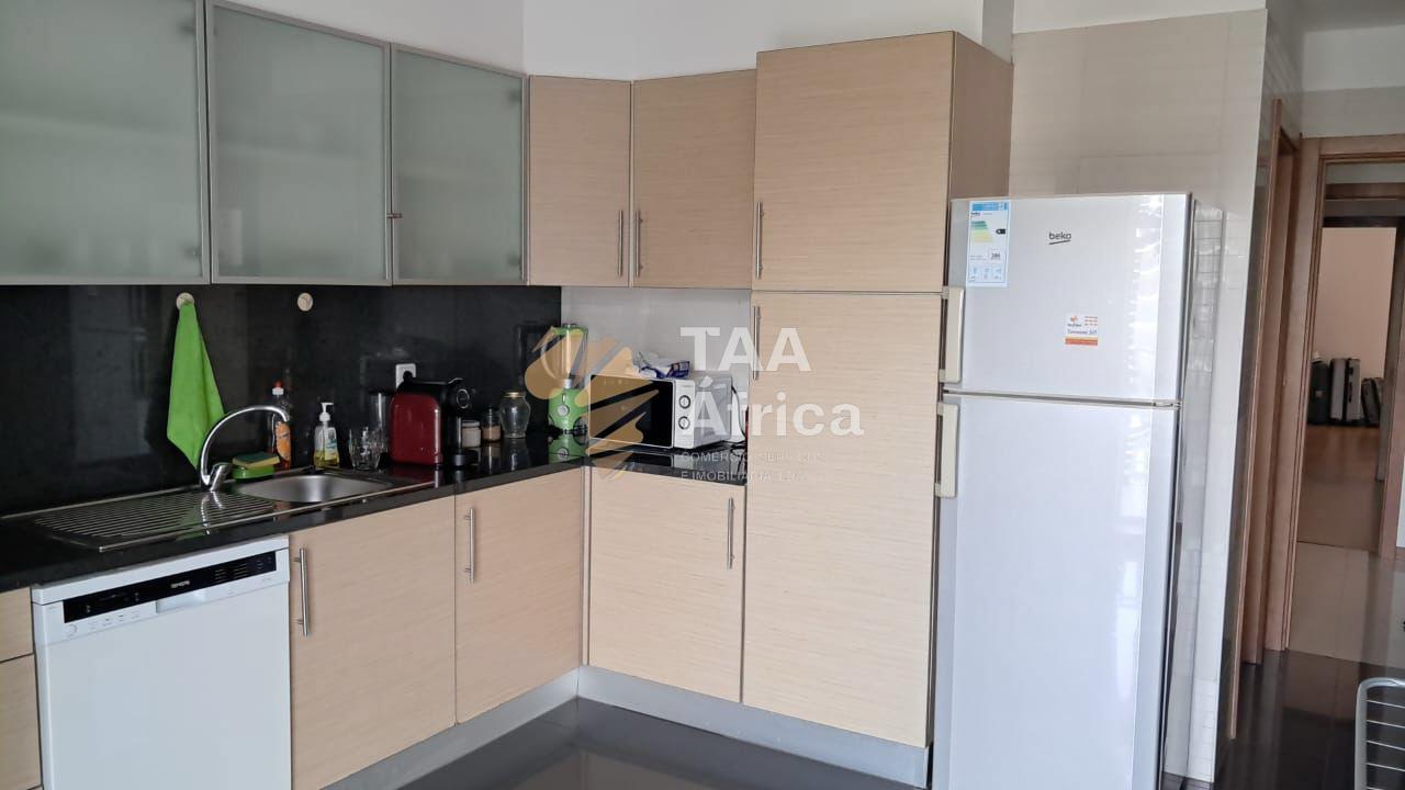 APARTAMENTO T2 NO CONDOMÍNIO TERRAÇOS DO ATLÂNTICO