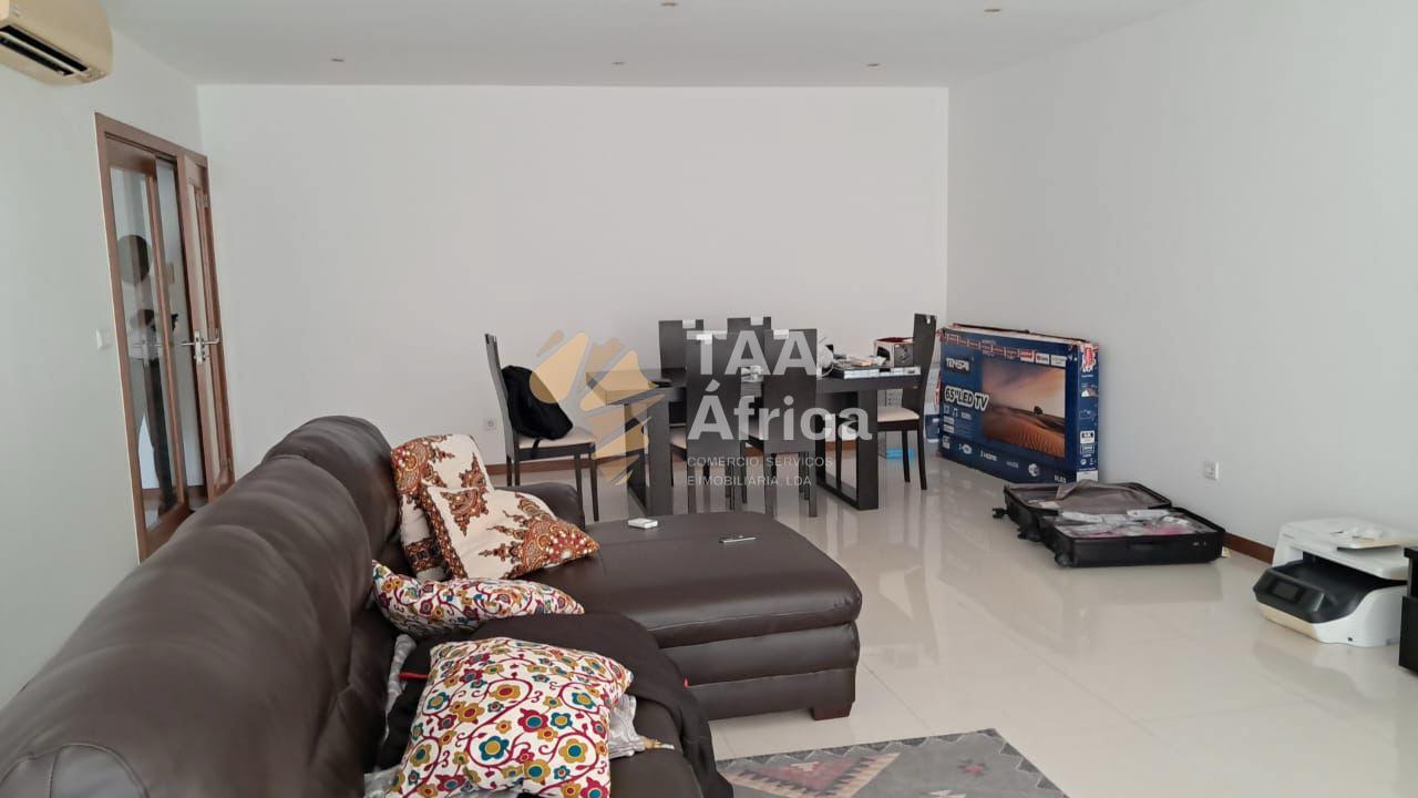 APARTAMENTO T2 NO CONDOMÍNIO TERRAÇOS DO ATLÂNTICO