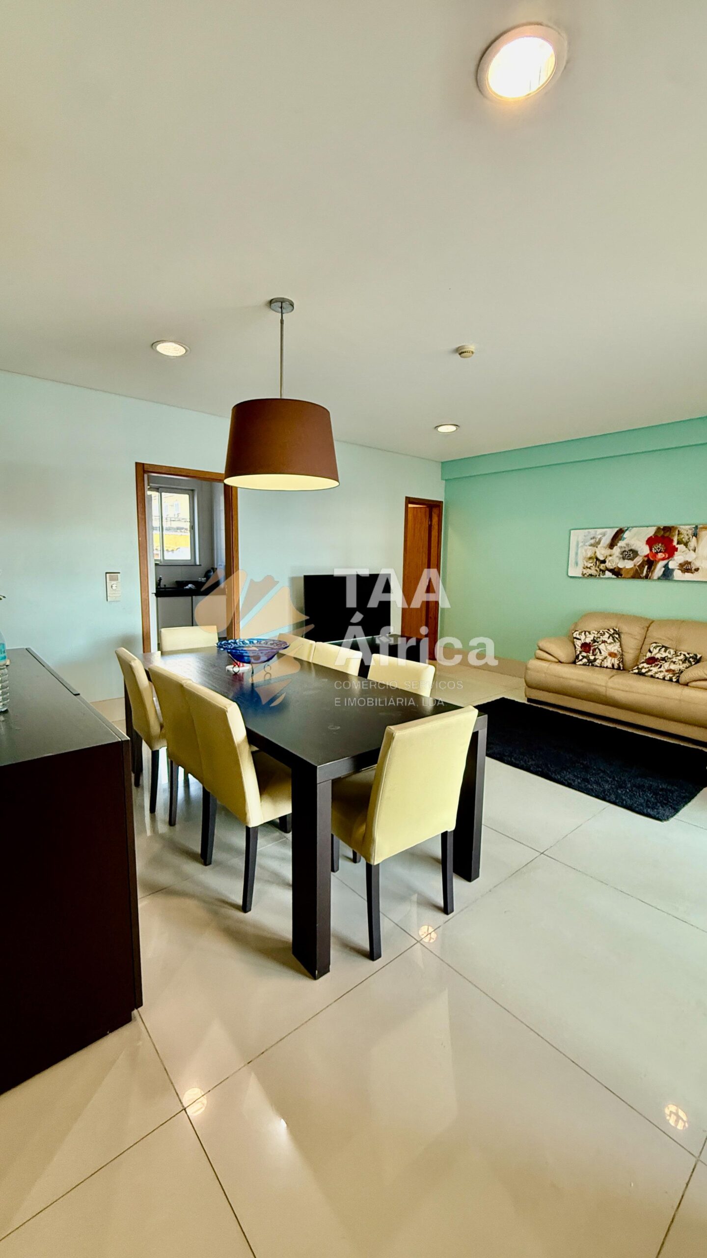 APARTAMENTO T2 NO EDIFÍCIO TORRES DO CARMO