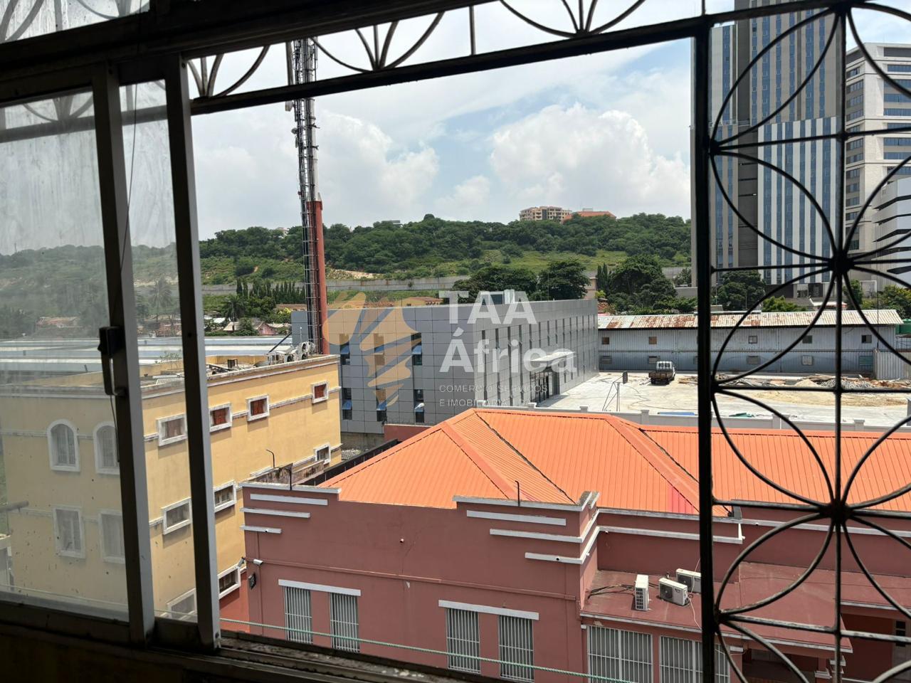 APARTAMENTO T1 NA MARGINAL