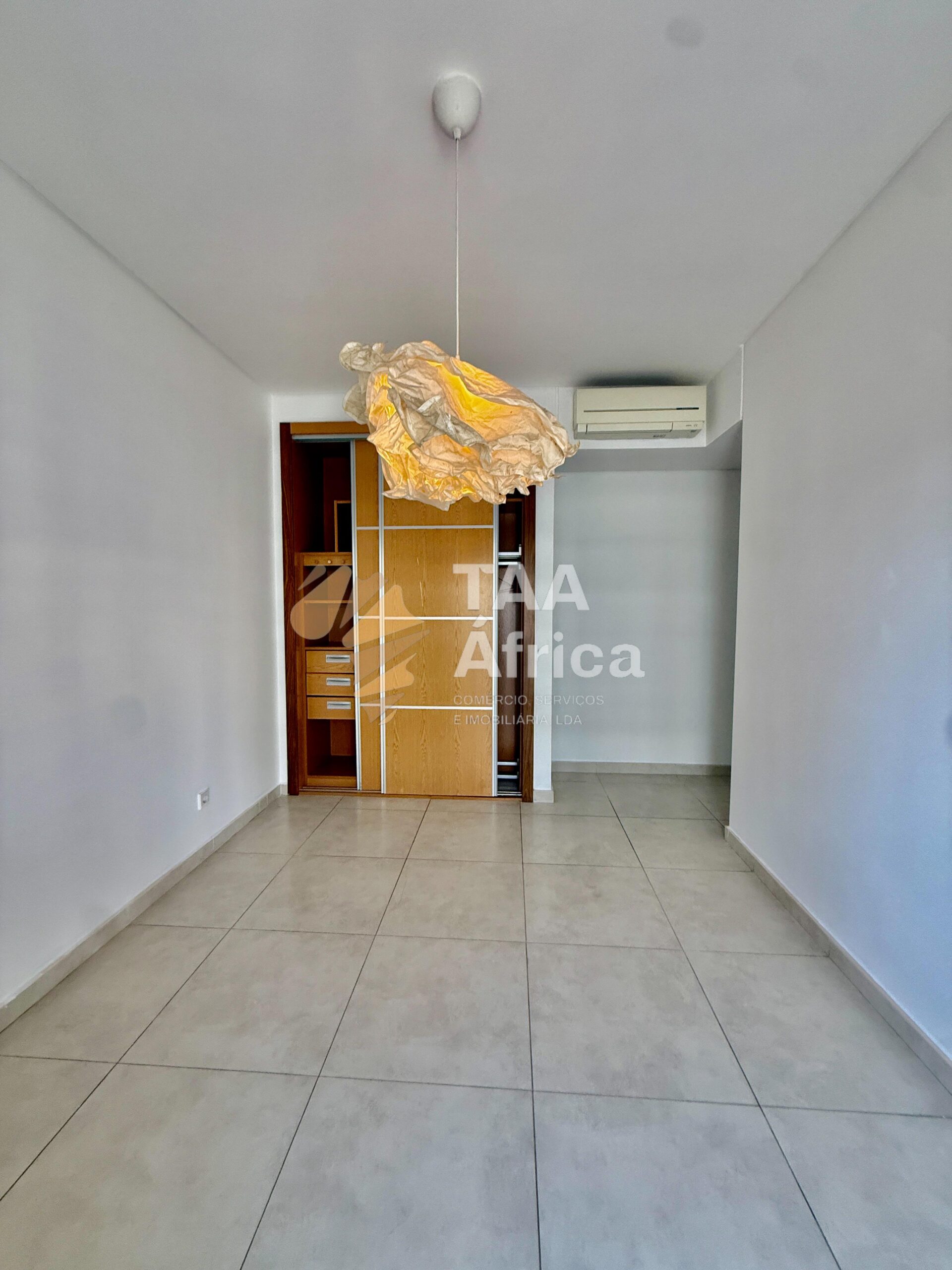 APARTAMENTO T3 NO CONDOMÍNIO ROSALINDA