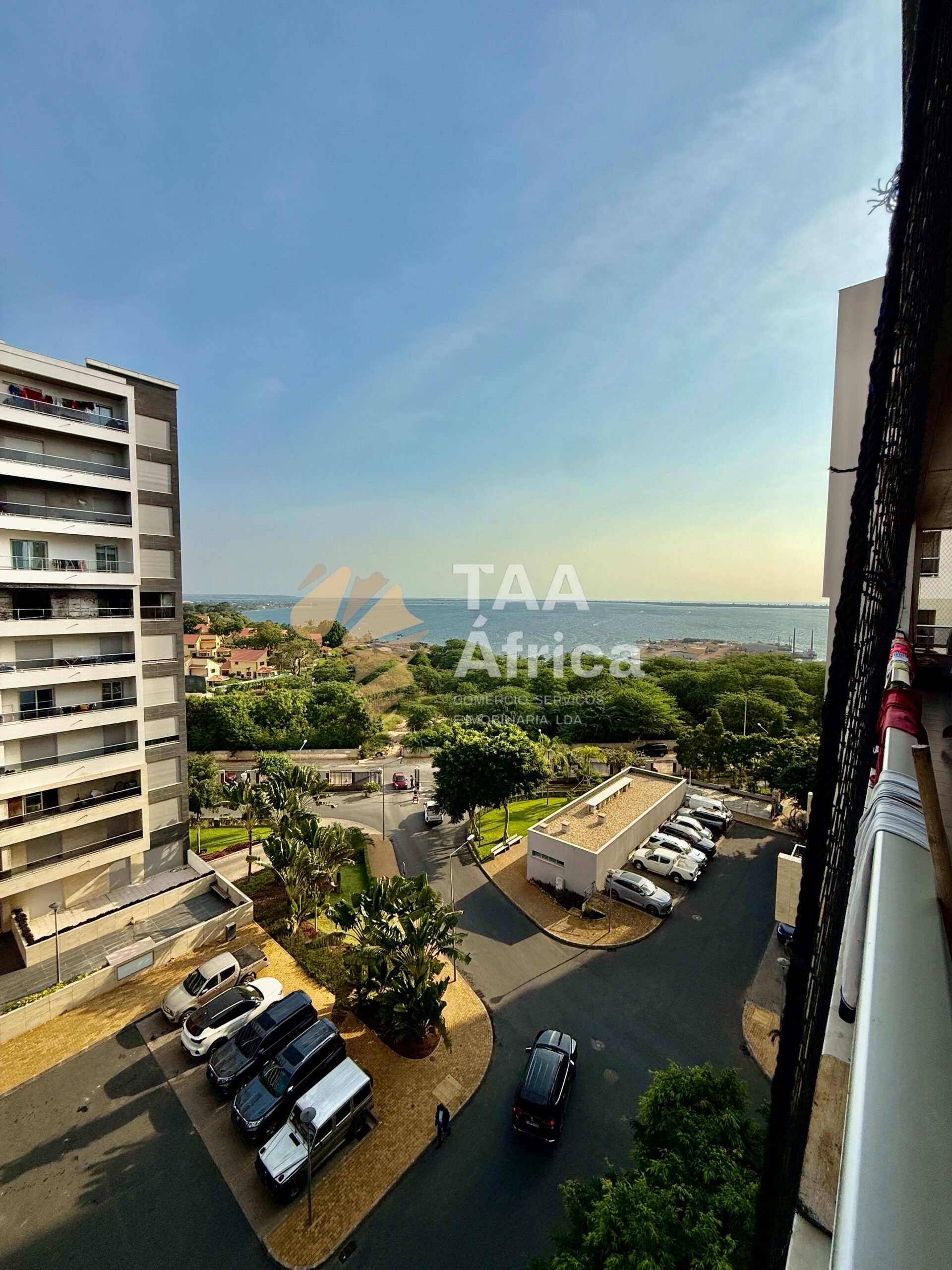 APARTAMENTO T3 NO CONDOMÍNIO ROSALINDA