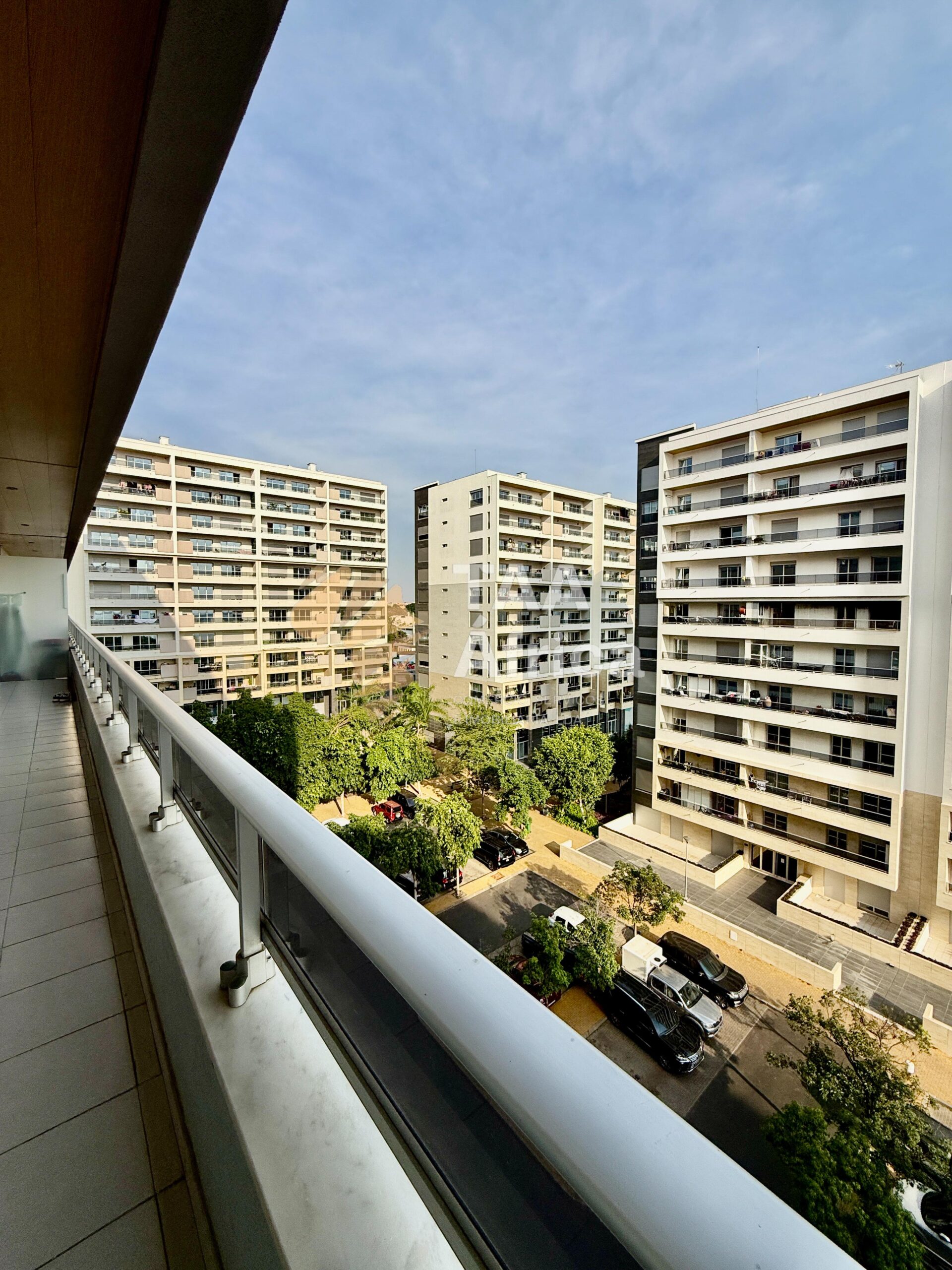 APARTAMENTO T3 NO CONDOMÍNIO ROSALINDA
