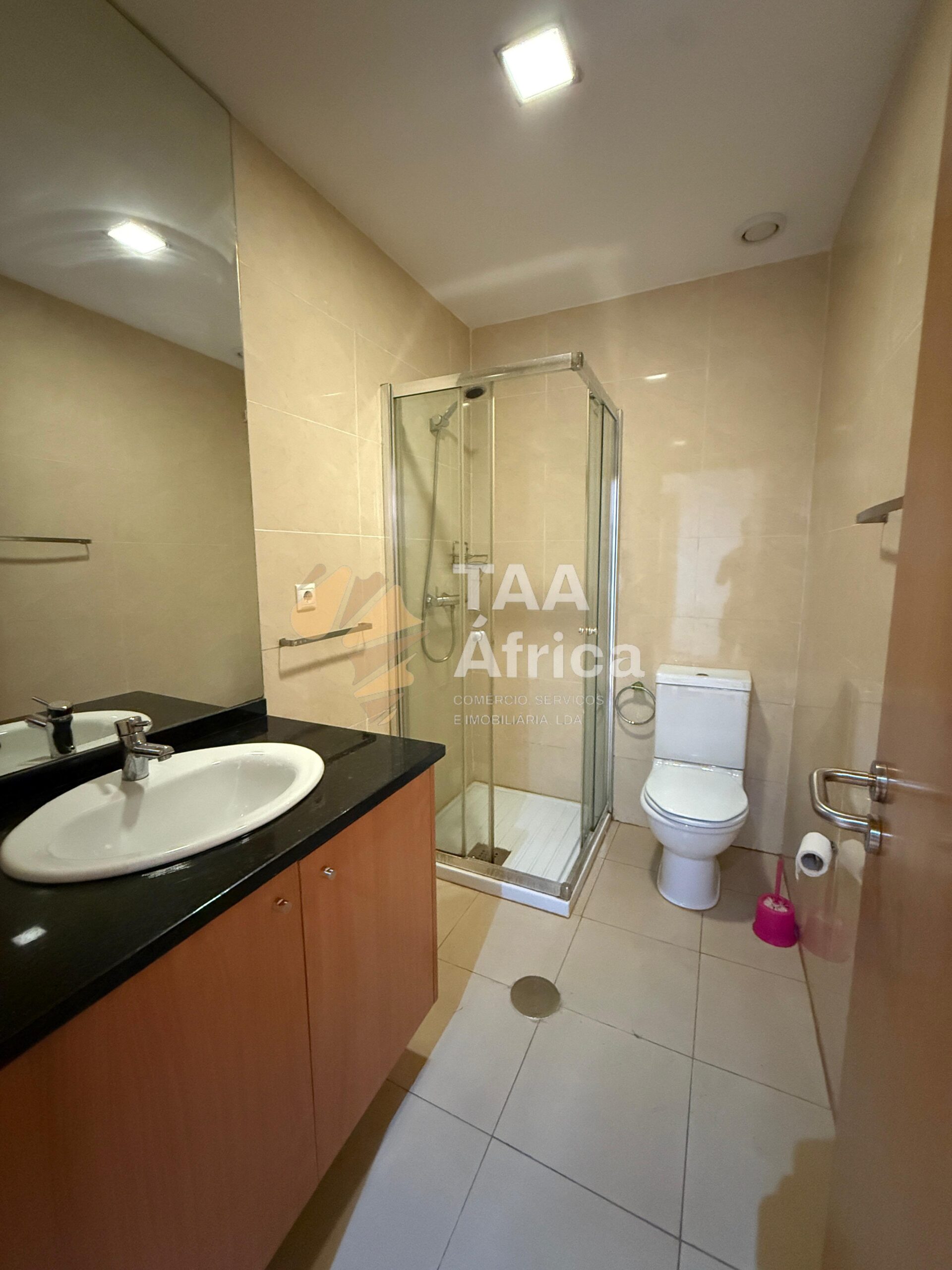 APARTAMENTO T4 NO EDIFÍCIO MONCADA PRESTIGE