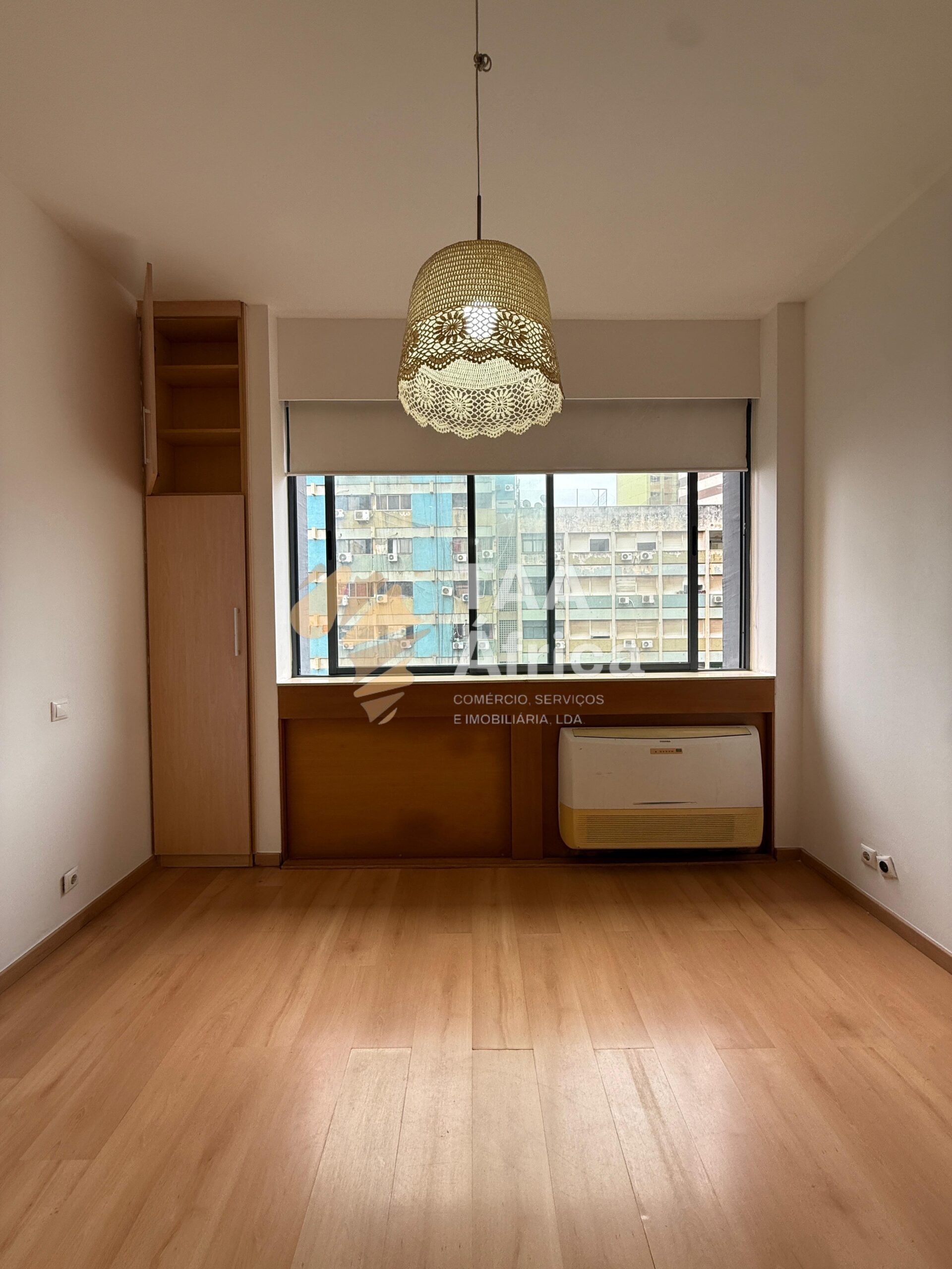 APARTAMENTO T4 NO EDIFÍCIO MONCADA PRESTIGE