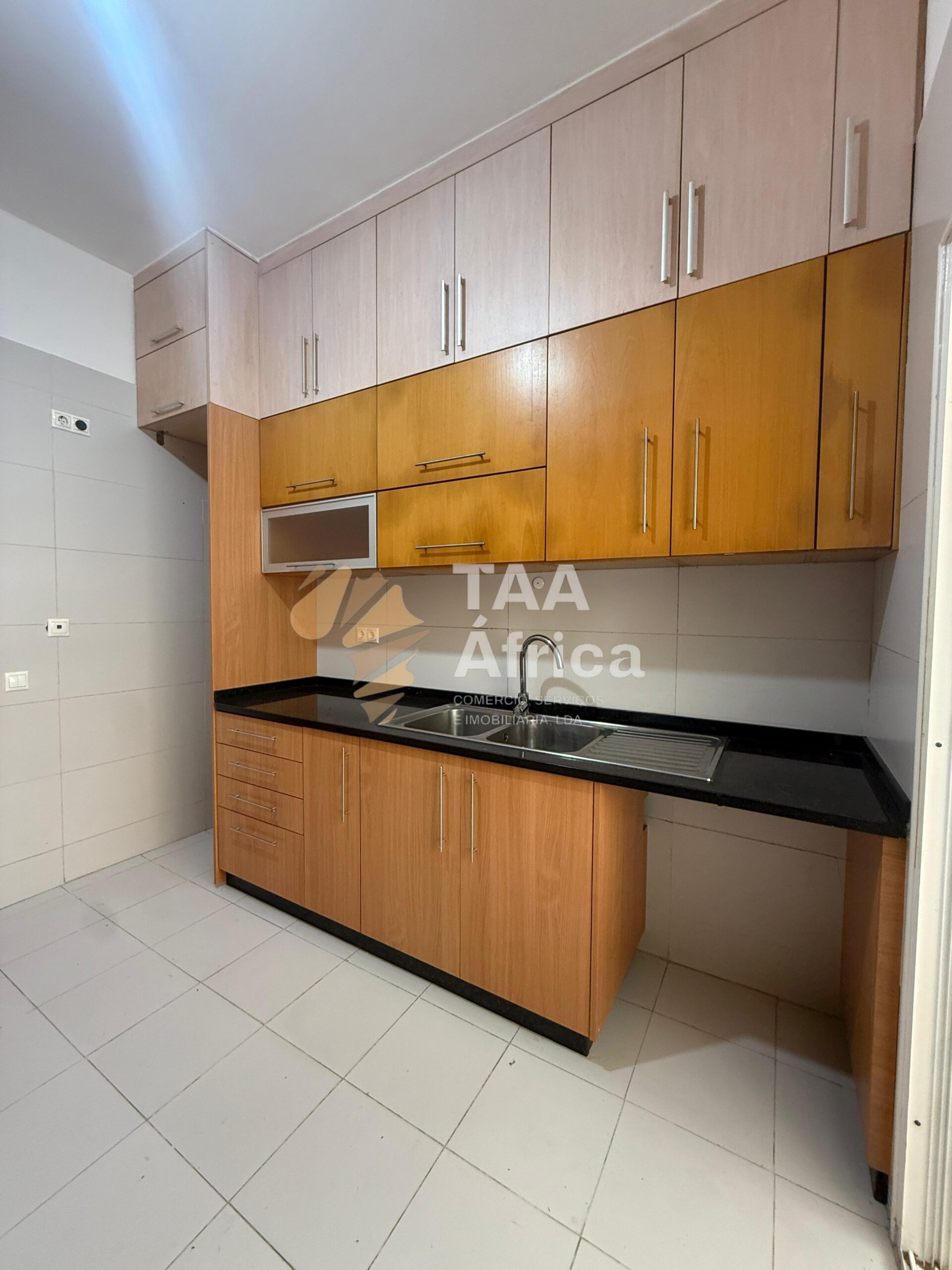 APARTAMENTO T4 NO EDIFÍCIO MONCADA PRESTIGE