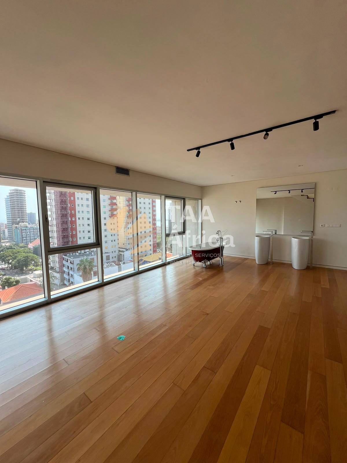 APARTAMENTO T1 DUPLEX NAS INGOMBOTAS