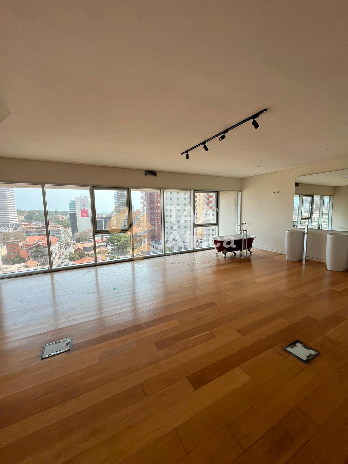 APARTAMENTO T1 DUPLEX NAS INGOMBOTAS