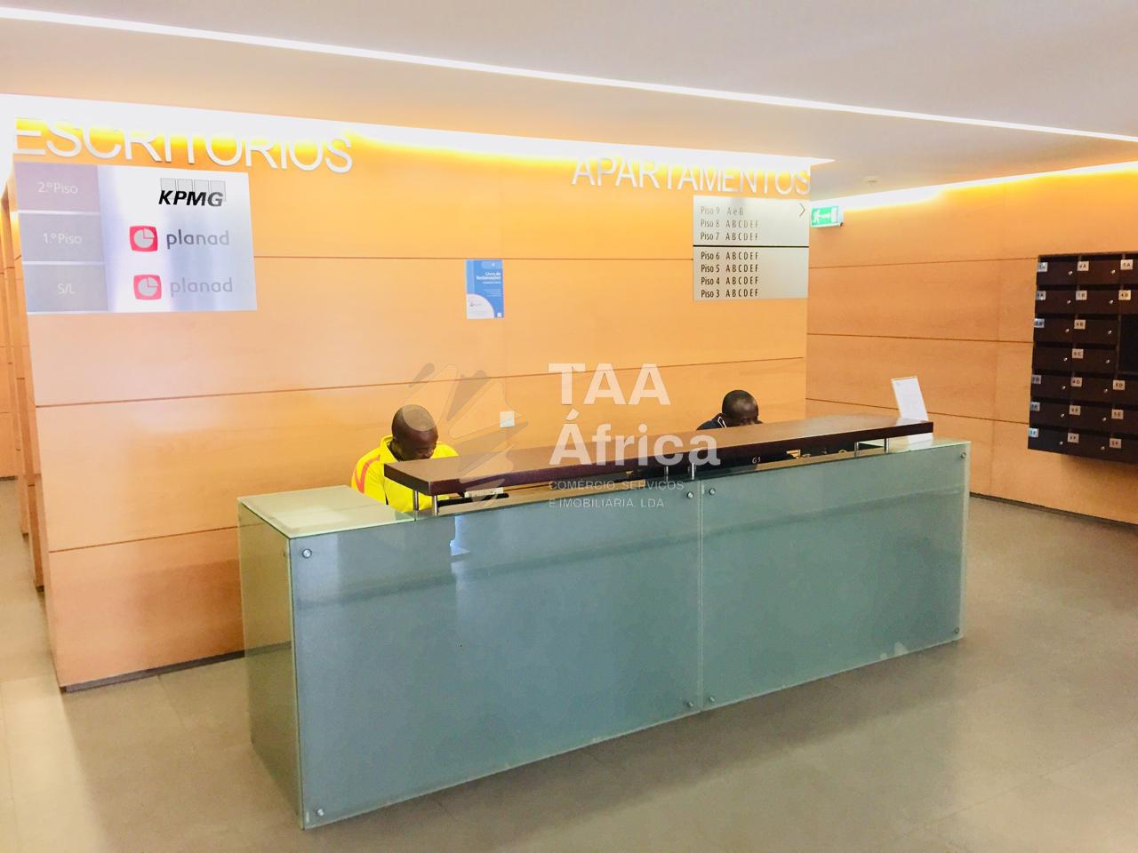APARTAMENTO T2 NO EDIFÍCIO MONCADA PRESTIGE