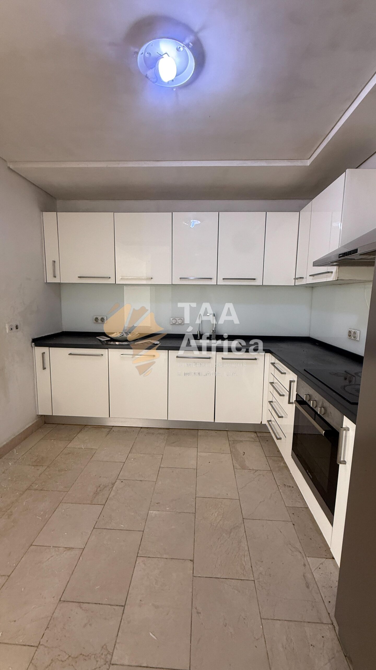 APARTAMENTO T2 NO EDIFÍCIO ESTRELA DO MIRAMAR