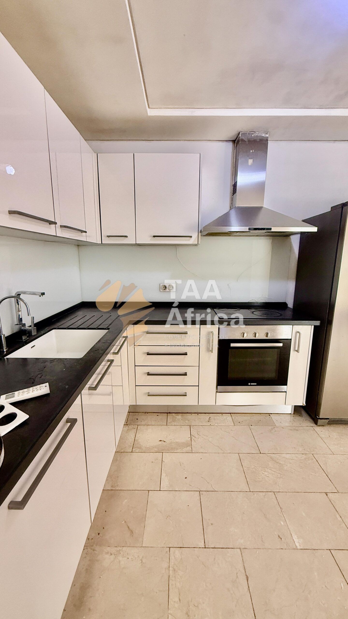 APARTAMENTO T2 NO EDIFÍCIO ESTRELA DO MIRAMAR