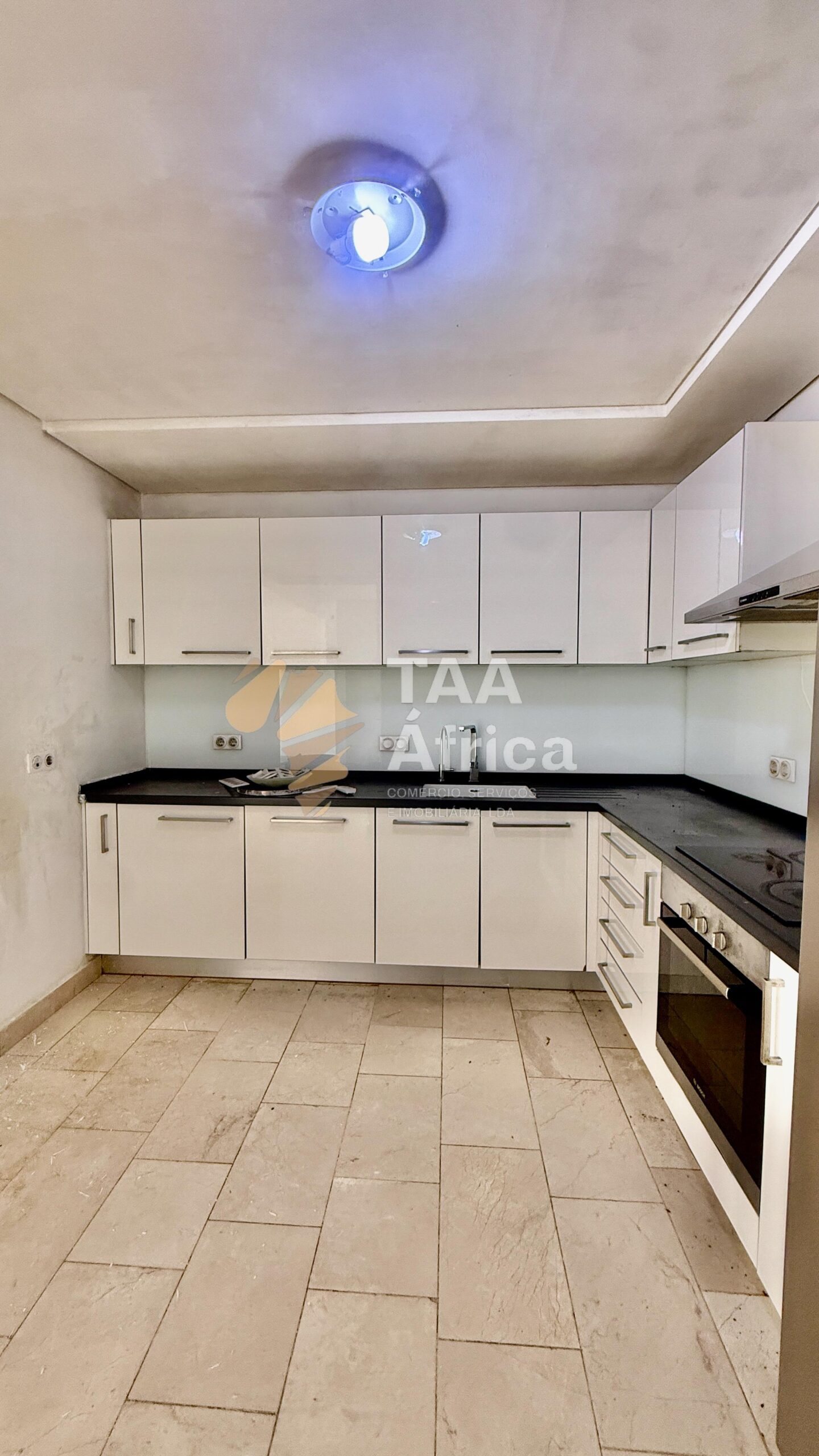 APARTAMENTO T2 NO EDIFÍCIO ESTRELA DO MIRAMAR