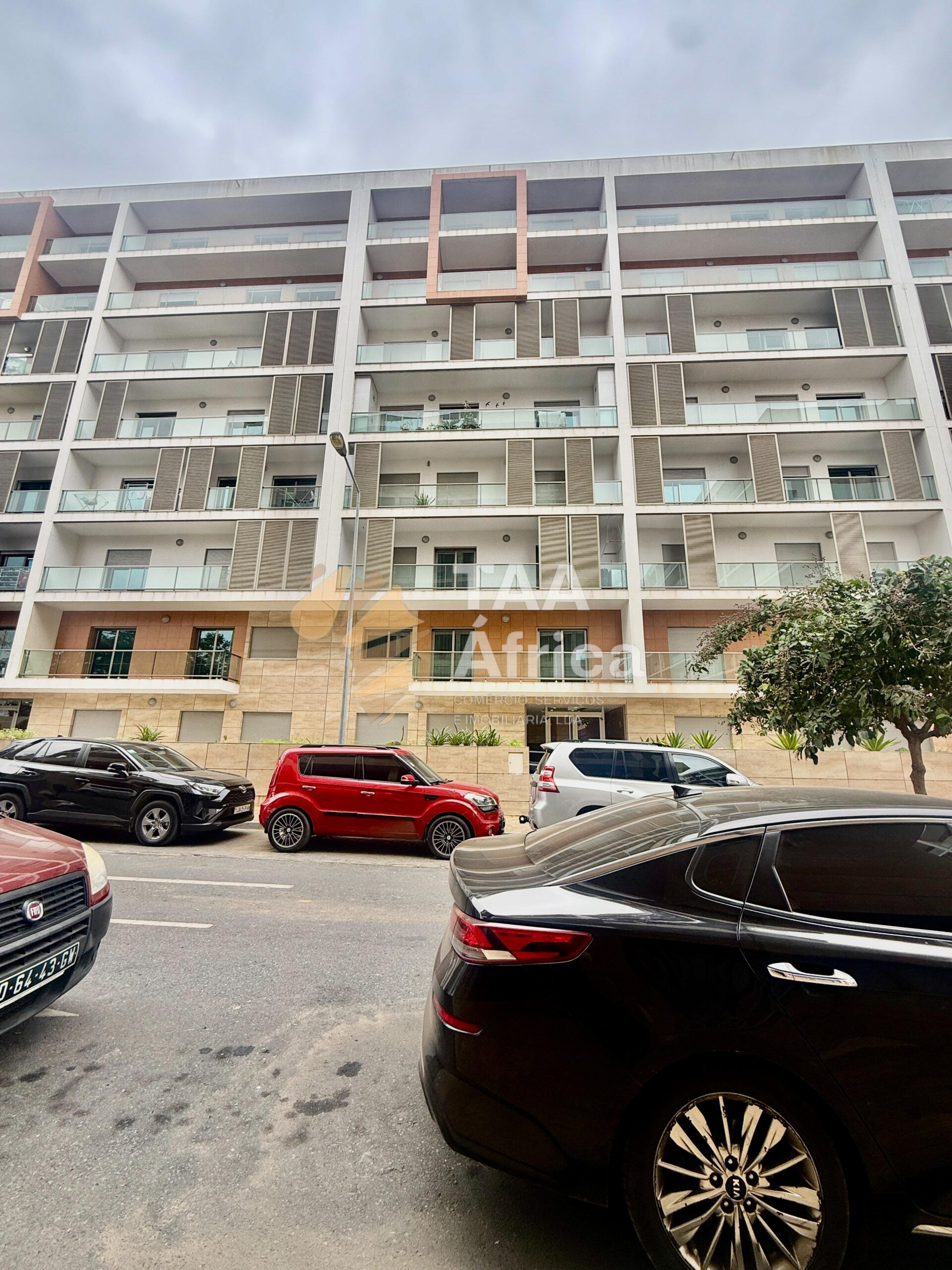 APARTAMENTO T3 NO CONDOMÍNIO DOLCE VITA