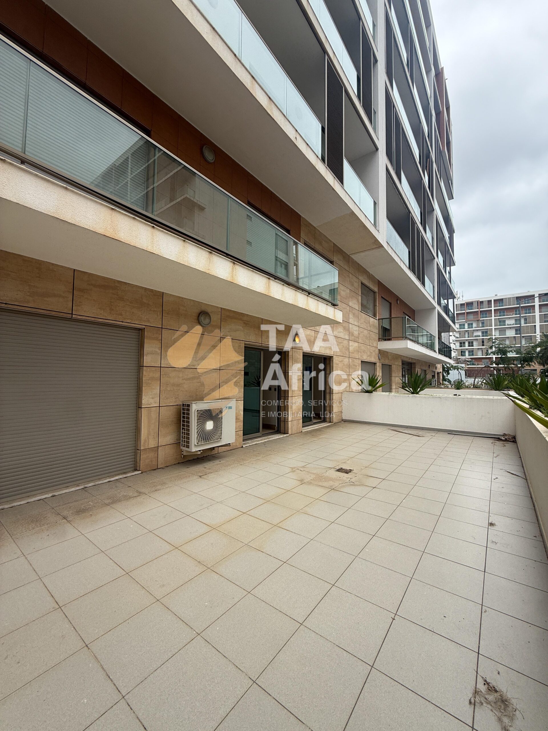 APARTAMENTO T3 NO CONDOMÍNIO DOLCE VITA