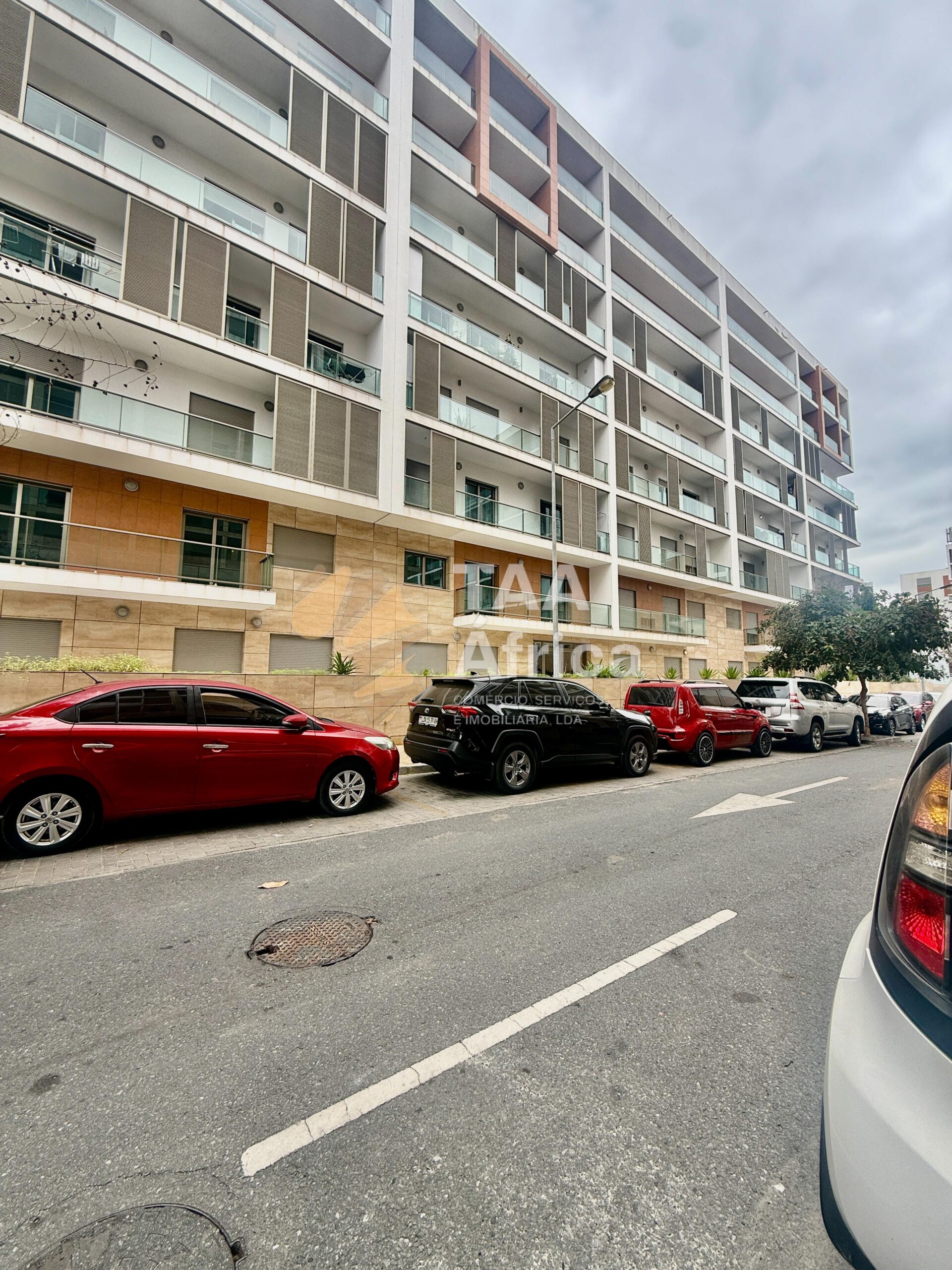 APARTAMENTO T3 NO CONDOMÍNIO DOLCE VITA