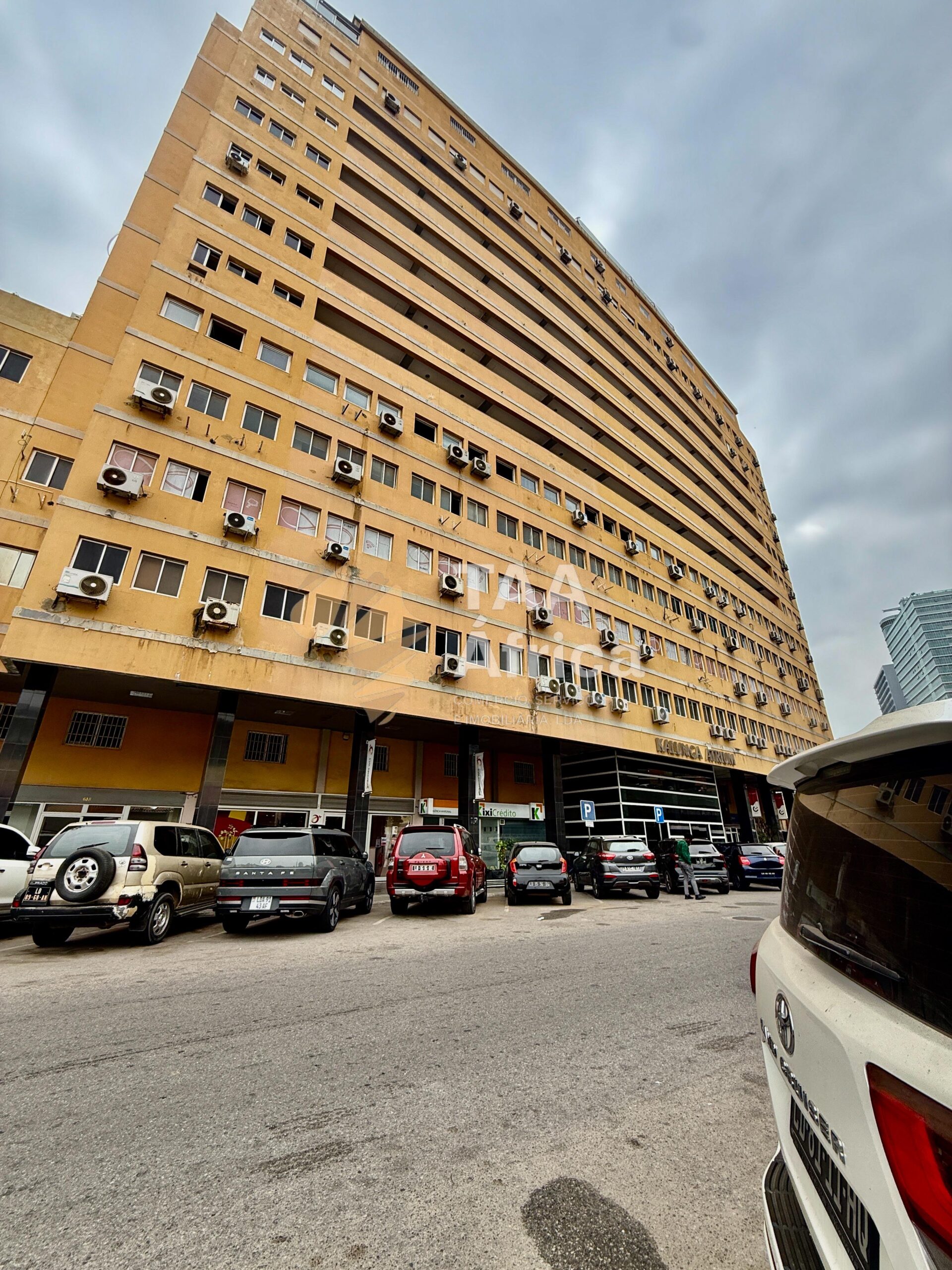 APARTAMENTO T3 NO EDIFÍCIO KALUNGA ATRIUM