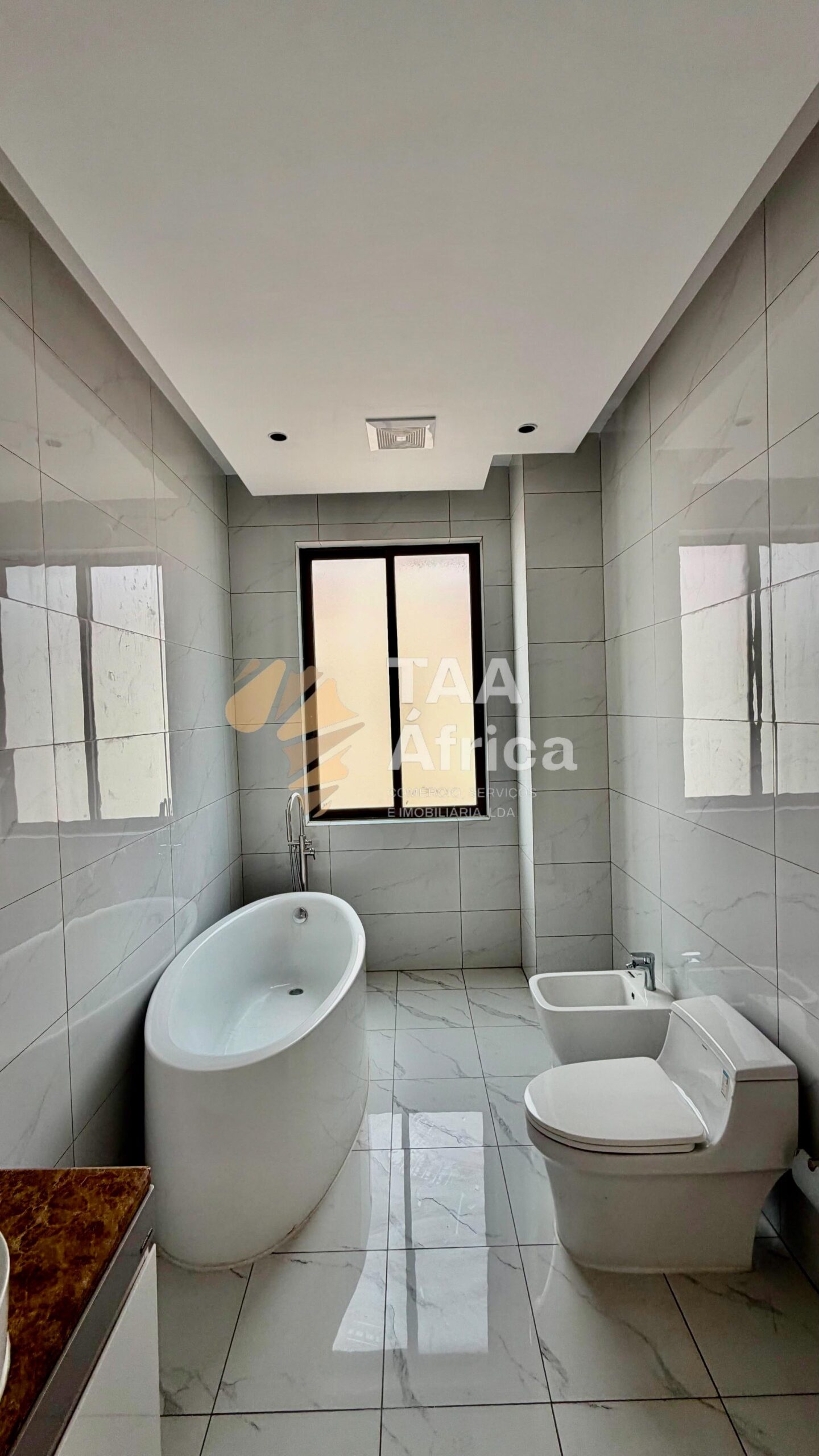 VIVENDA V4 DUPLEX NO CONDOMÍNIO VILA KUDITEMO