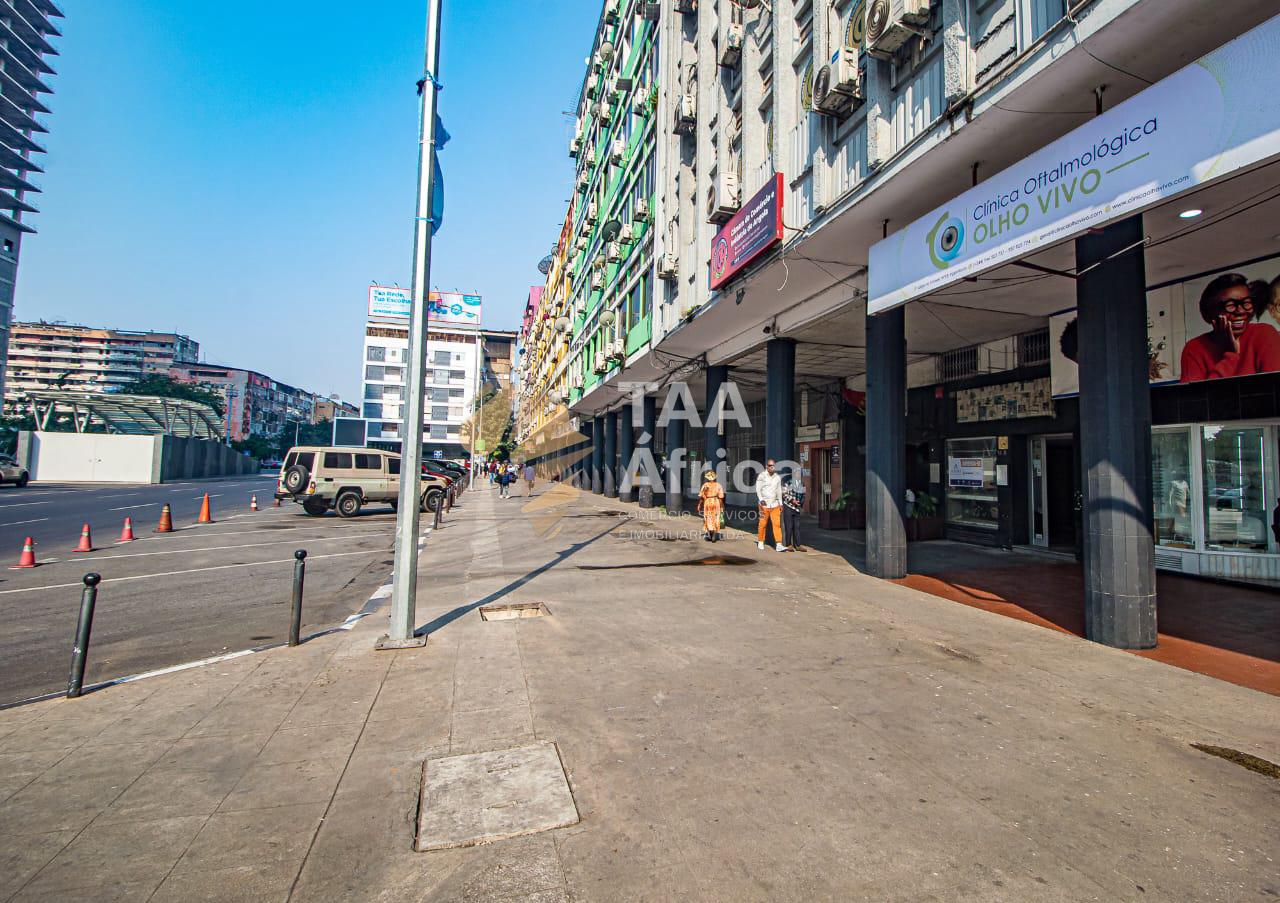 ESPAÇO COMERCIAL NO LARGO DO KINAXIXI