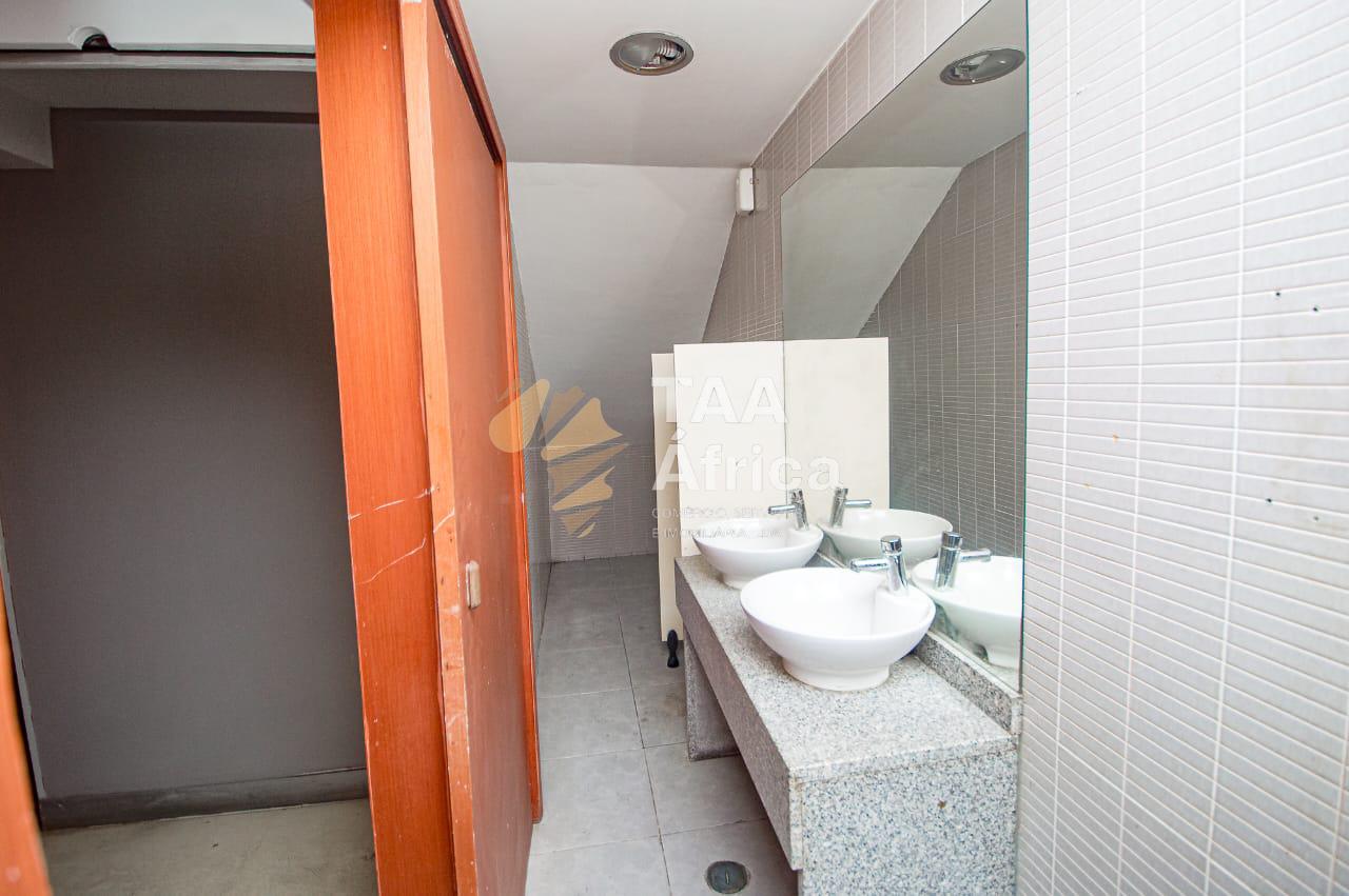 ESPAÇO COMERCIAL NO LARGO DO KINAXIXI
