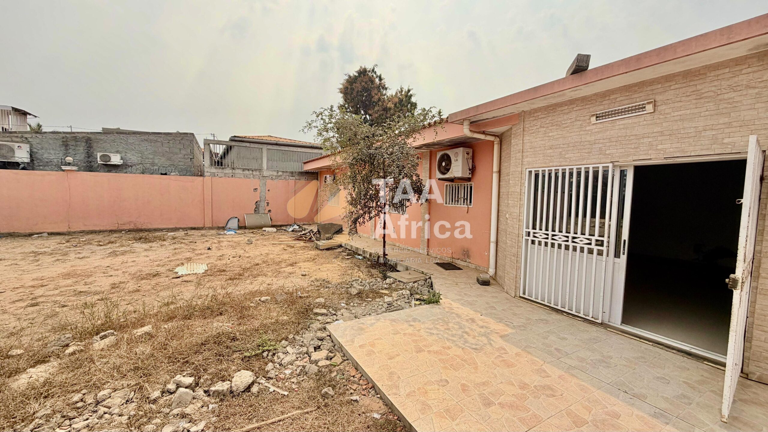 TERRENO NO CABOLOMBO