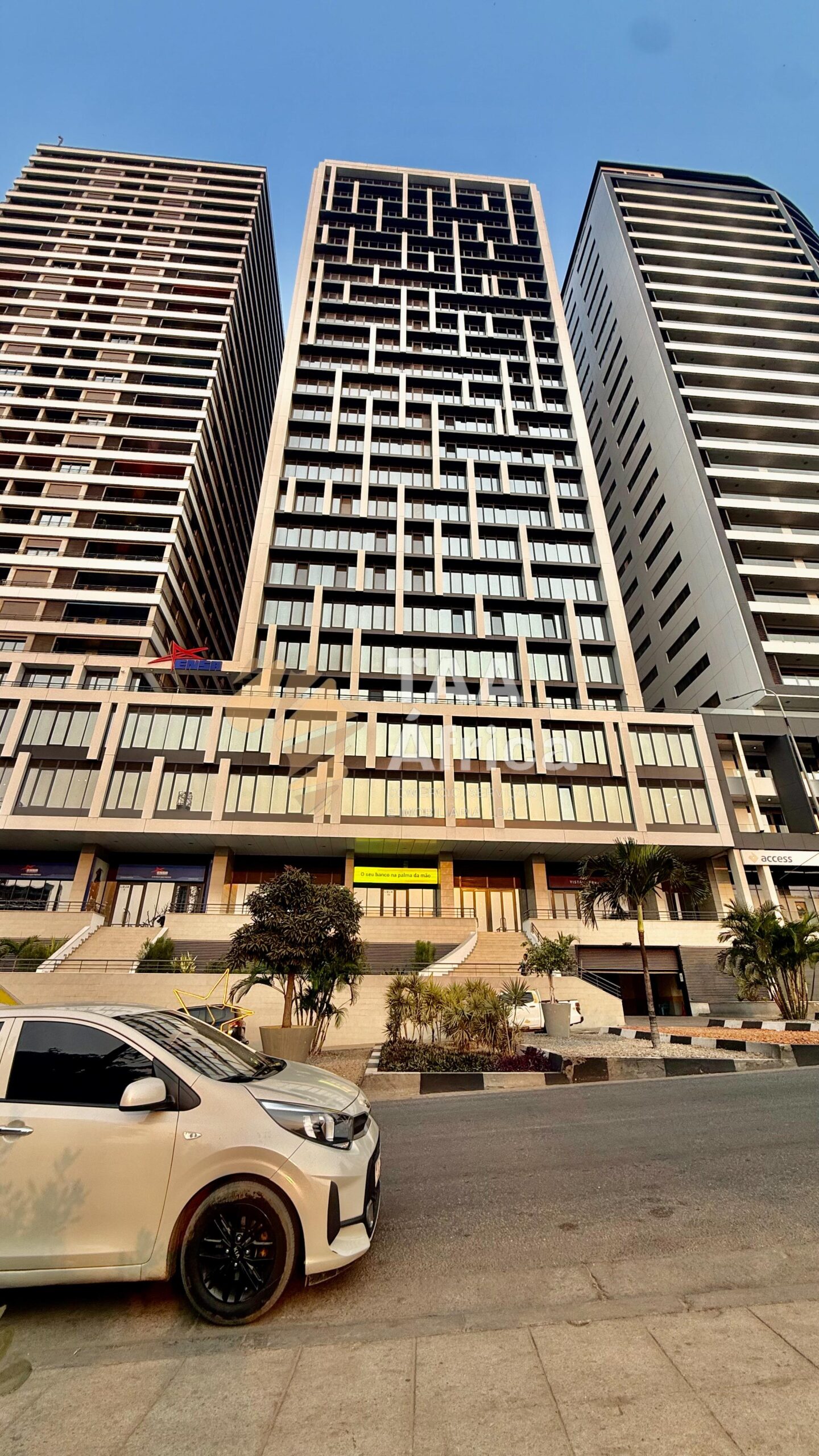 APARTAMENTO T1 NO EDIFÍCIO LOANDA TOWERS