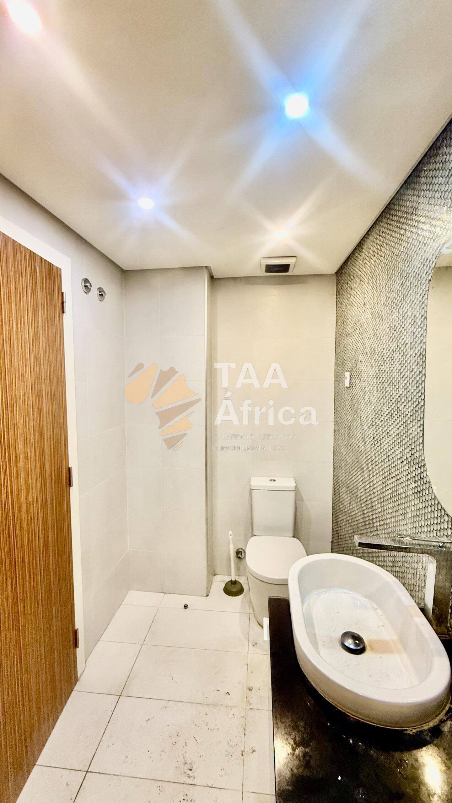APARTAMENTO T1 NO EDIFÍCIO LOANDA TOWERS