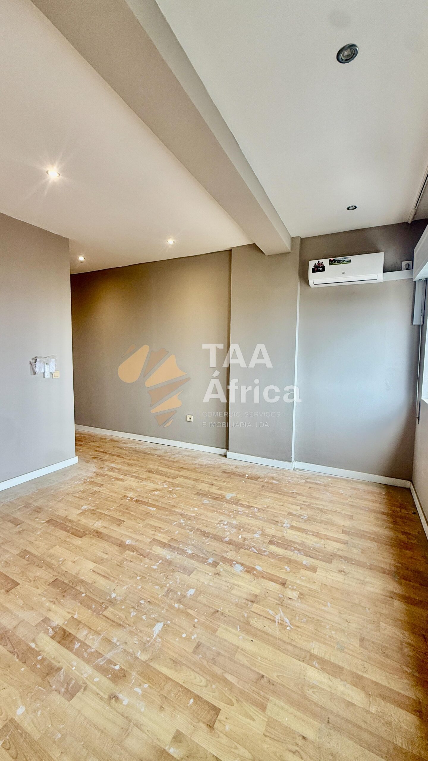 APARTAMENTO T3 NO EDIFÍCIO KALUNGA ATRIUM