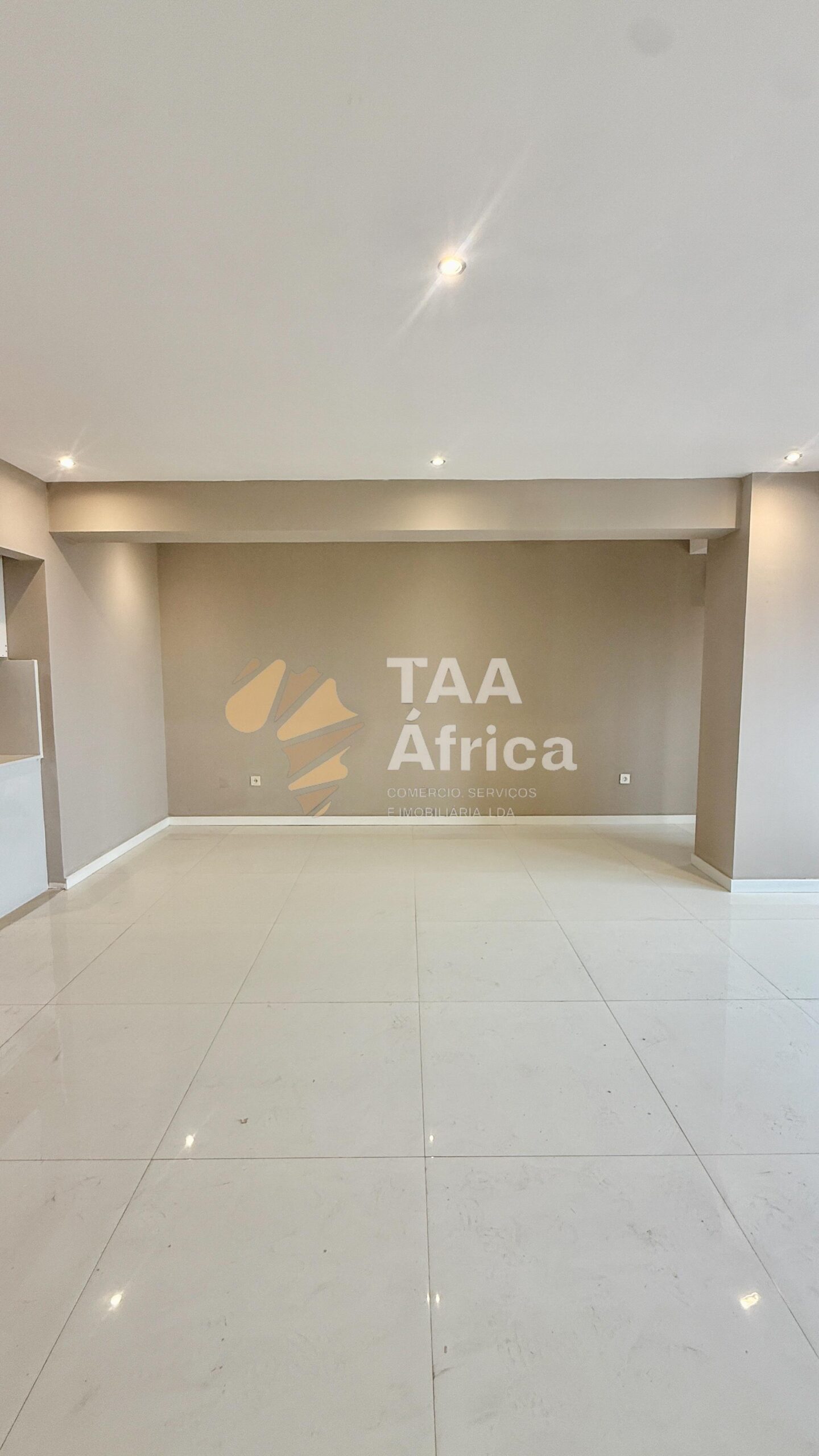 APARTAMENTO T3 NO EDIFÍCIO KALUNGA ATRIUM