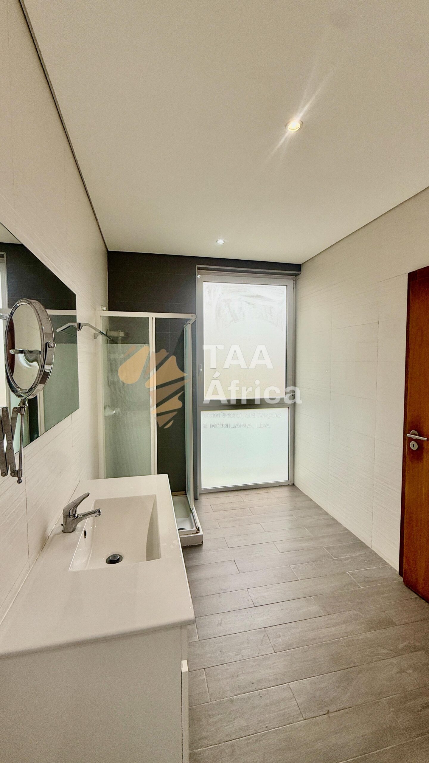 APARTAMENTO T1 NO EDIFÍCIO COQUEIROS PRESTIGE