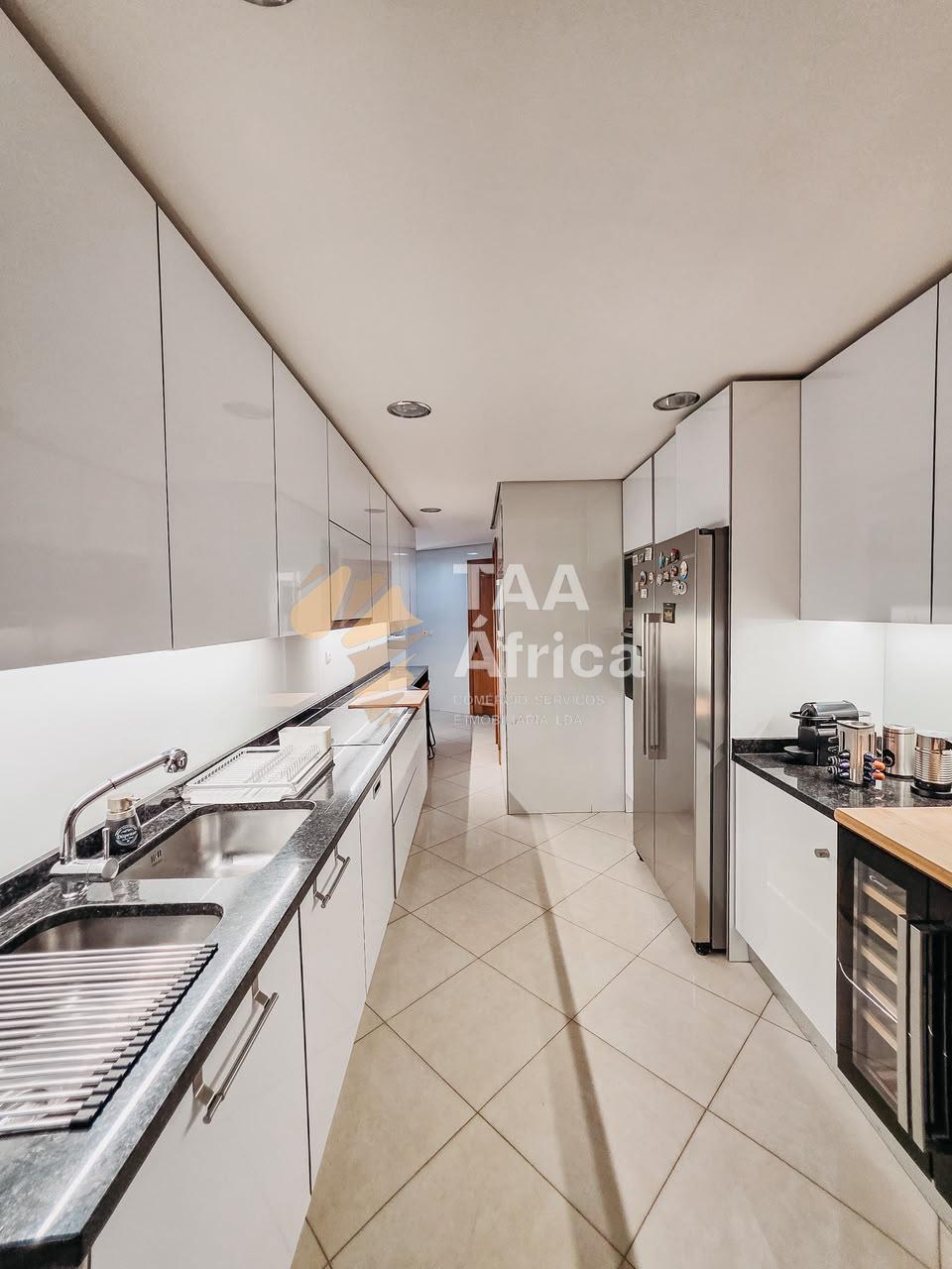 APARTAMENTO T3 NO CONDOMÍNIO TALATONA TOWER RESIDENCE