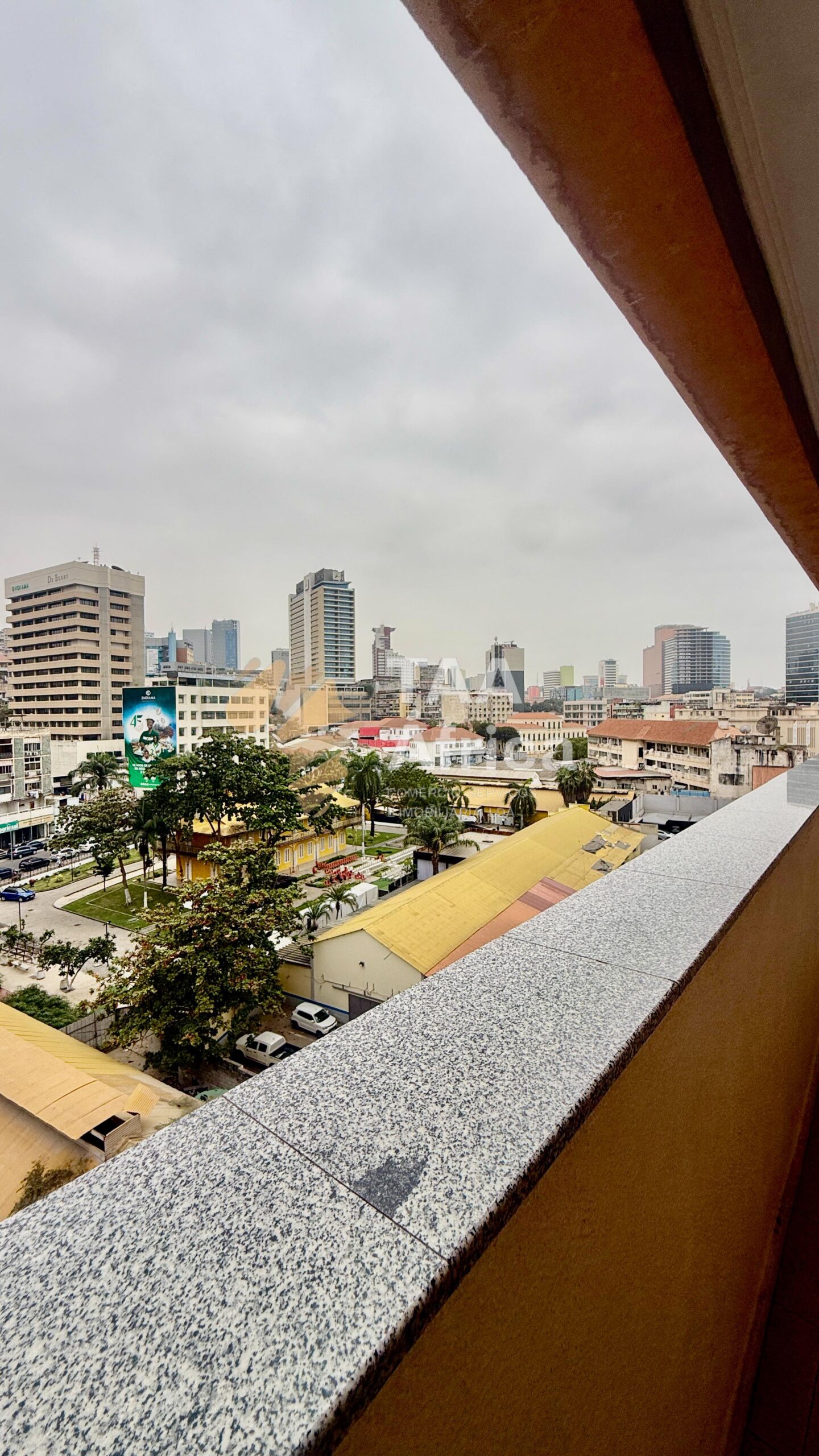 APARTAMENTO T3 NO EDIFÍCIO KALUNGA ATRIUM