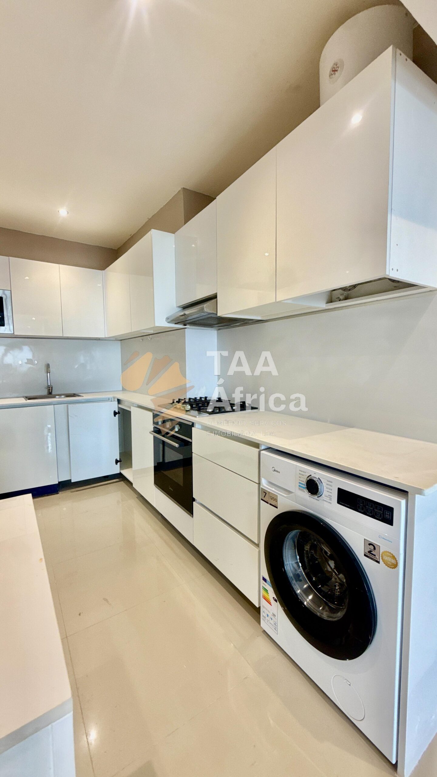 APARTAMENTO T3 NO EDIFÍCIO KALUNGA ATRIUM